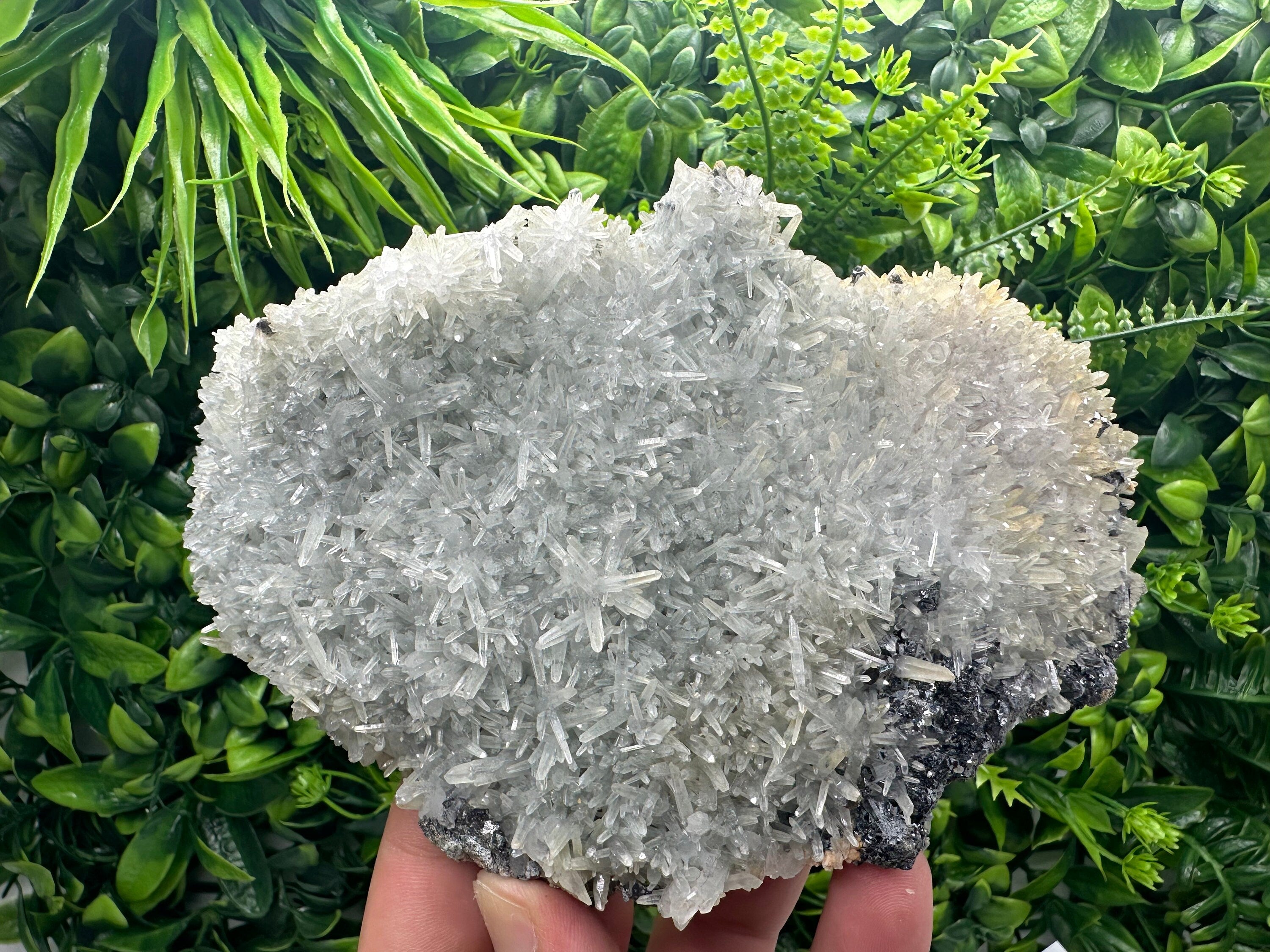 Chlorite Quartz with Hematite: Borieva Mine Crystal Decor (18/9/7 cm)