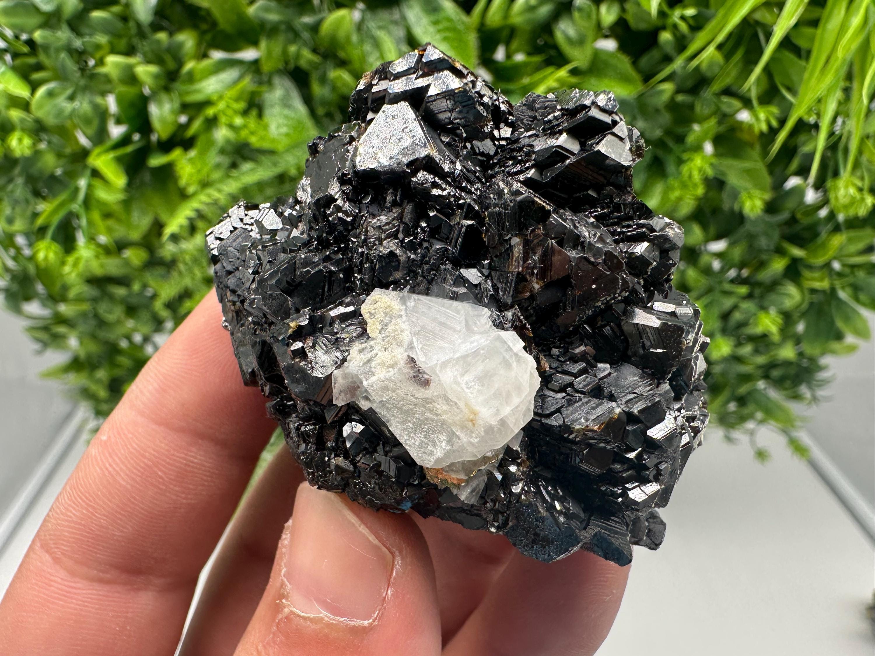 Quartz with Black Sphalerite, Crystal Home Decor Stone, Bulgaria