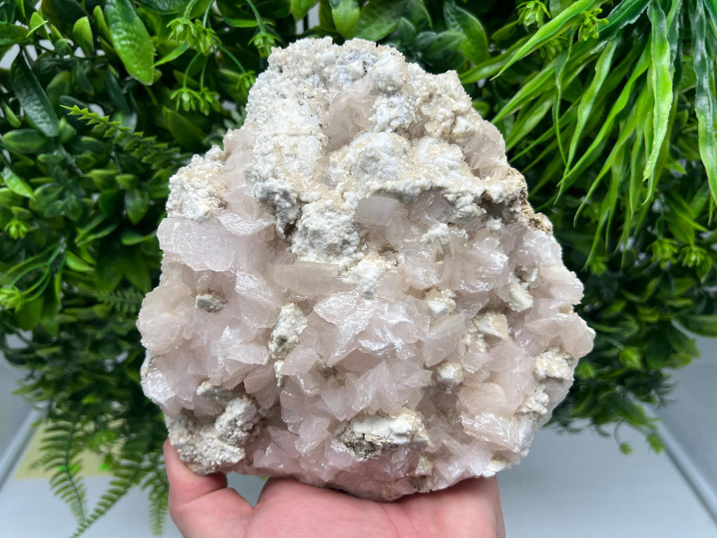 Wonderful UV fluorescent Calcite whit Sphalerite and Quartz natural minerals souvenir crystal home decor collection stone Borieva Bulgaria