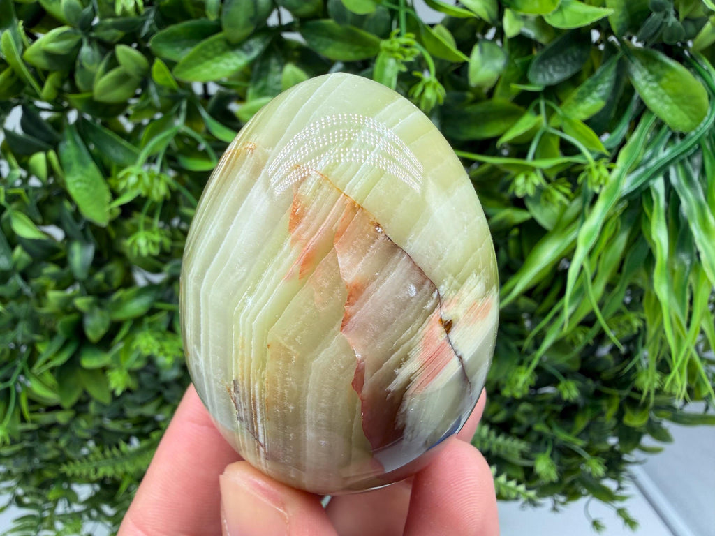 Hand Polished Onyx Egg – Natural Stone Decor, Unique Crystal Gift, Elegant Home Decoration