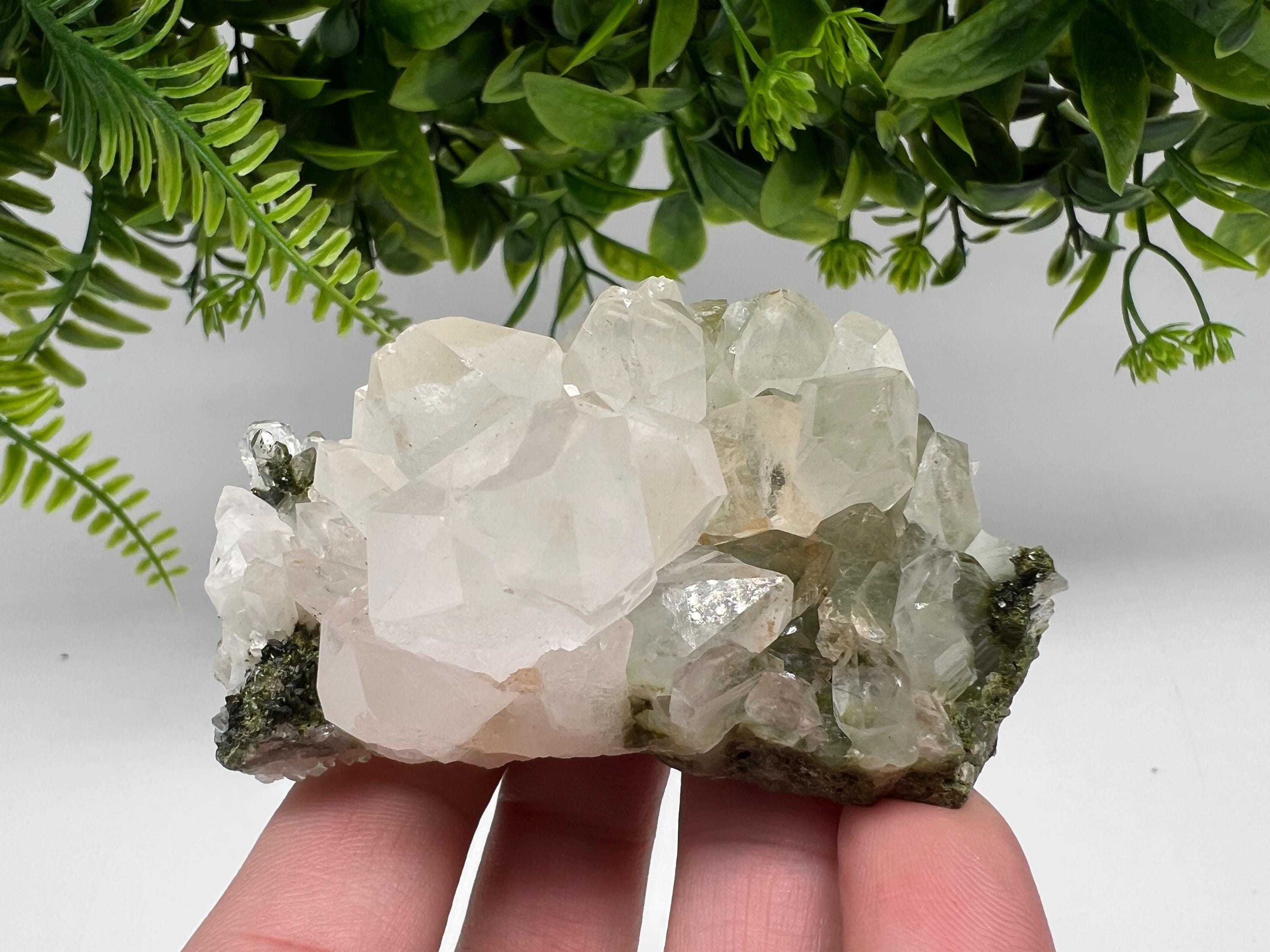Stunning,Epidote with Quartz from Hakkari Turkey,Rainbow EPIDOTE,Mineral,Collection,Collection’s,GIFT,Epidote Crystal,Epidote from Turkey