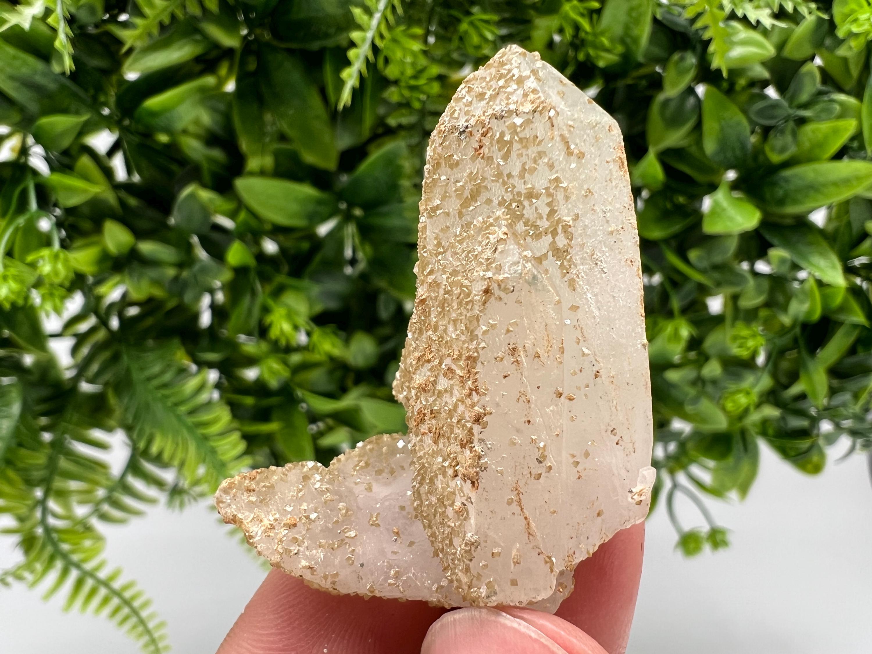Quartz whit Brown Rhodochrosite from Djurcovo mine,Bulgaria,Quartz,Rhodochrosite cluster,natural mineral,collection crystal,mineral specimen