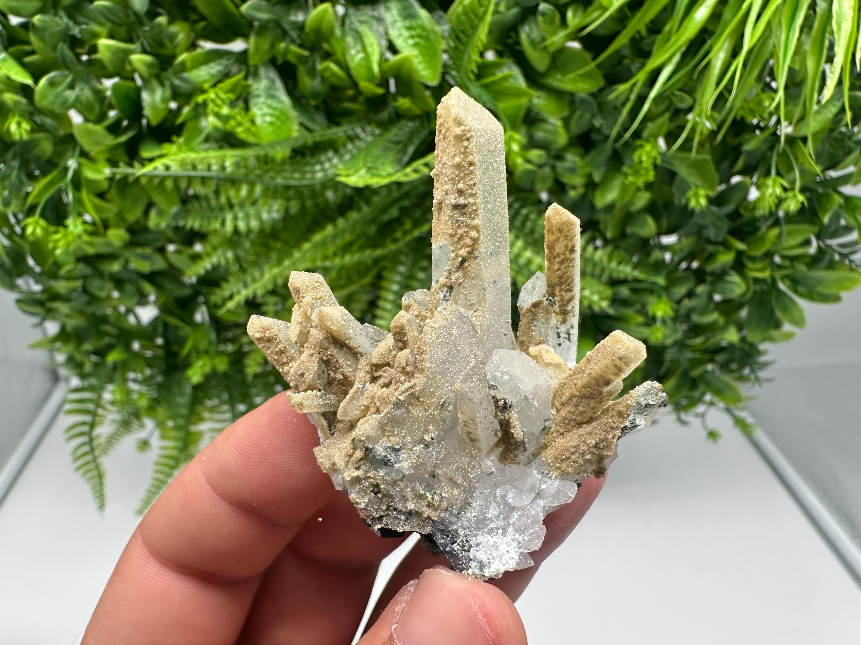 Quartz whit Brown Rhodochrosite from Djurcovo mine,Bulgaria,Quartz,Rhodochrosite cluster,natural mineral,collection crystal,mineral specimen