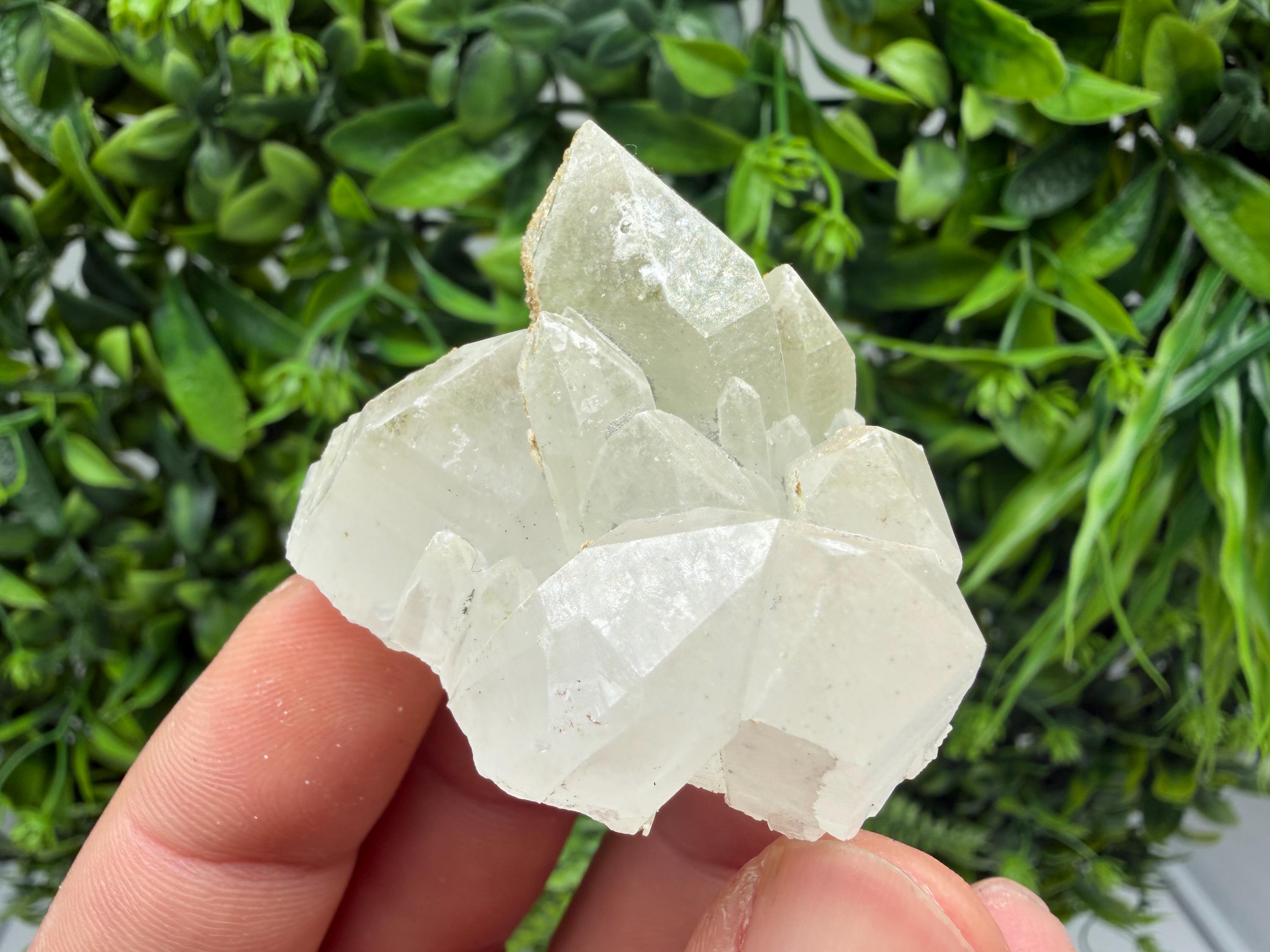 Wonderful Transparent Quartz whit Chlorite ,From 9th September mine,Madan,Bulgaria,Quartz,Quartz crystal,mineral specimen,collection quartz