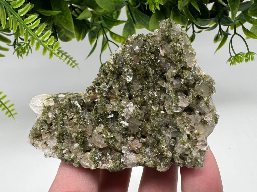 Stunning,Epidote with Quartz from Hakkari Turkey,Rainbow EPIDOTE,Mineral,Collection,Collection’s,GIFT,Epidote Crystal,Epidote from Turkey