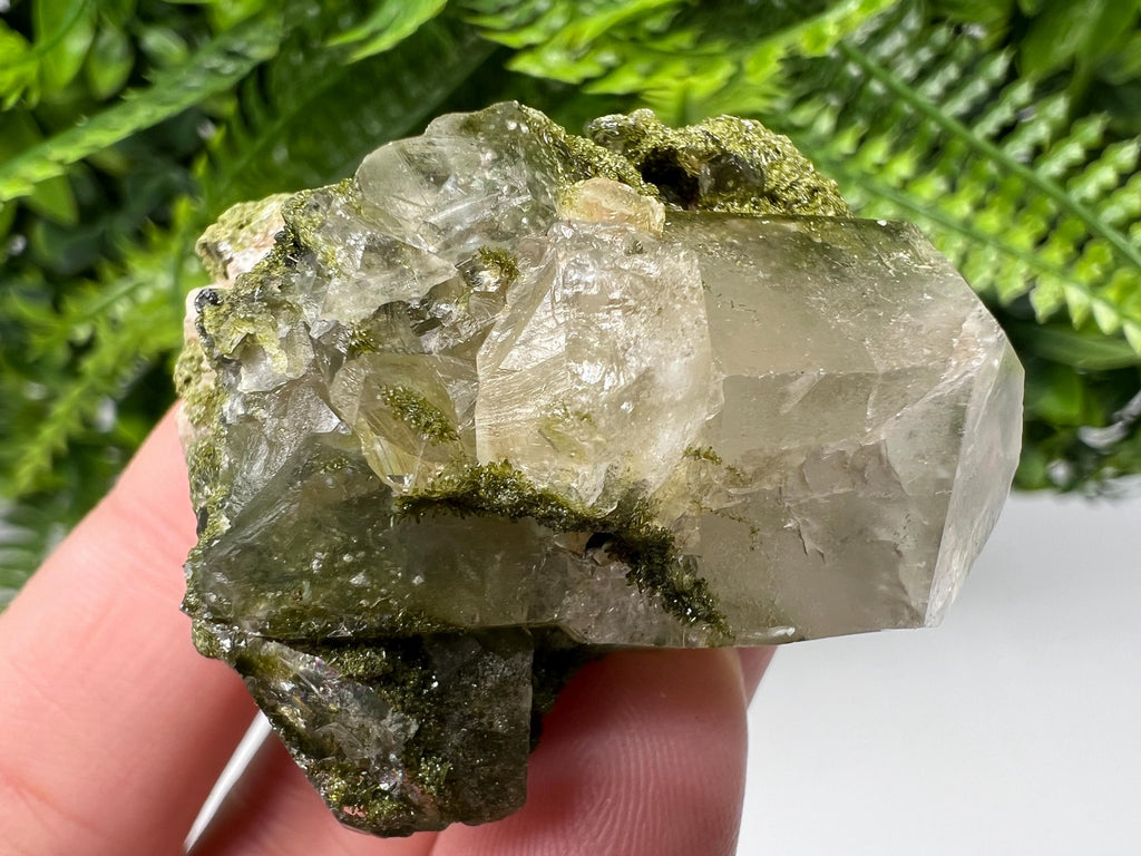 Stunning,Epidote with Quartz from Hakkari Turkey,Rainbow EPIDOTE,Mineral,Collection,Collection’s,GIFT,Epidote Crystal,Epidote from Turkey