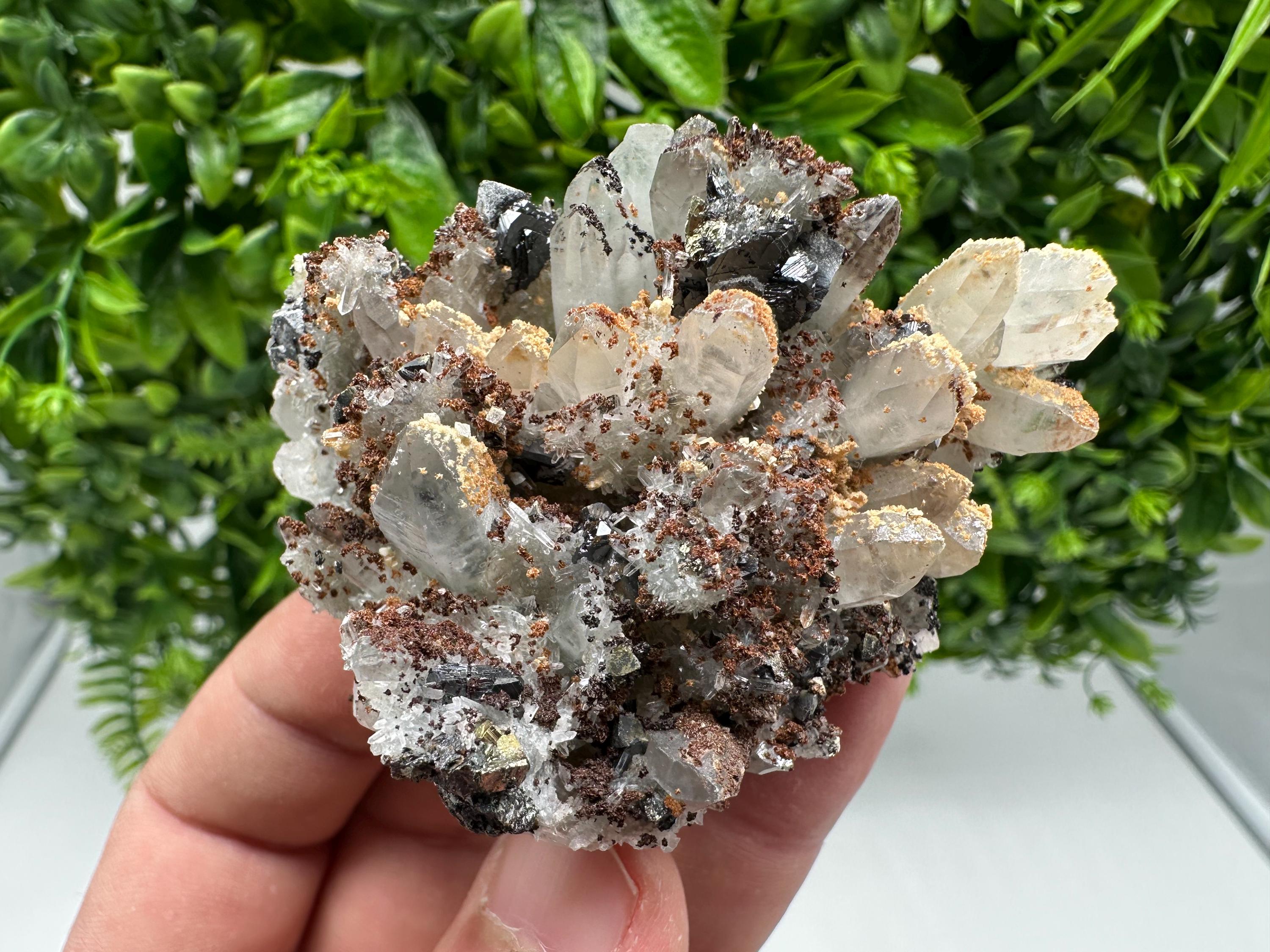 Wonderful Sphalerite Chalcopyrite on Green Quartz whit Hematite feom 9 th September mine,Bulgaria,natural,collection mineral specimen,gift