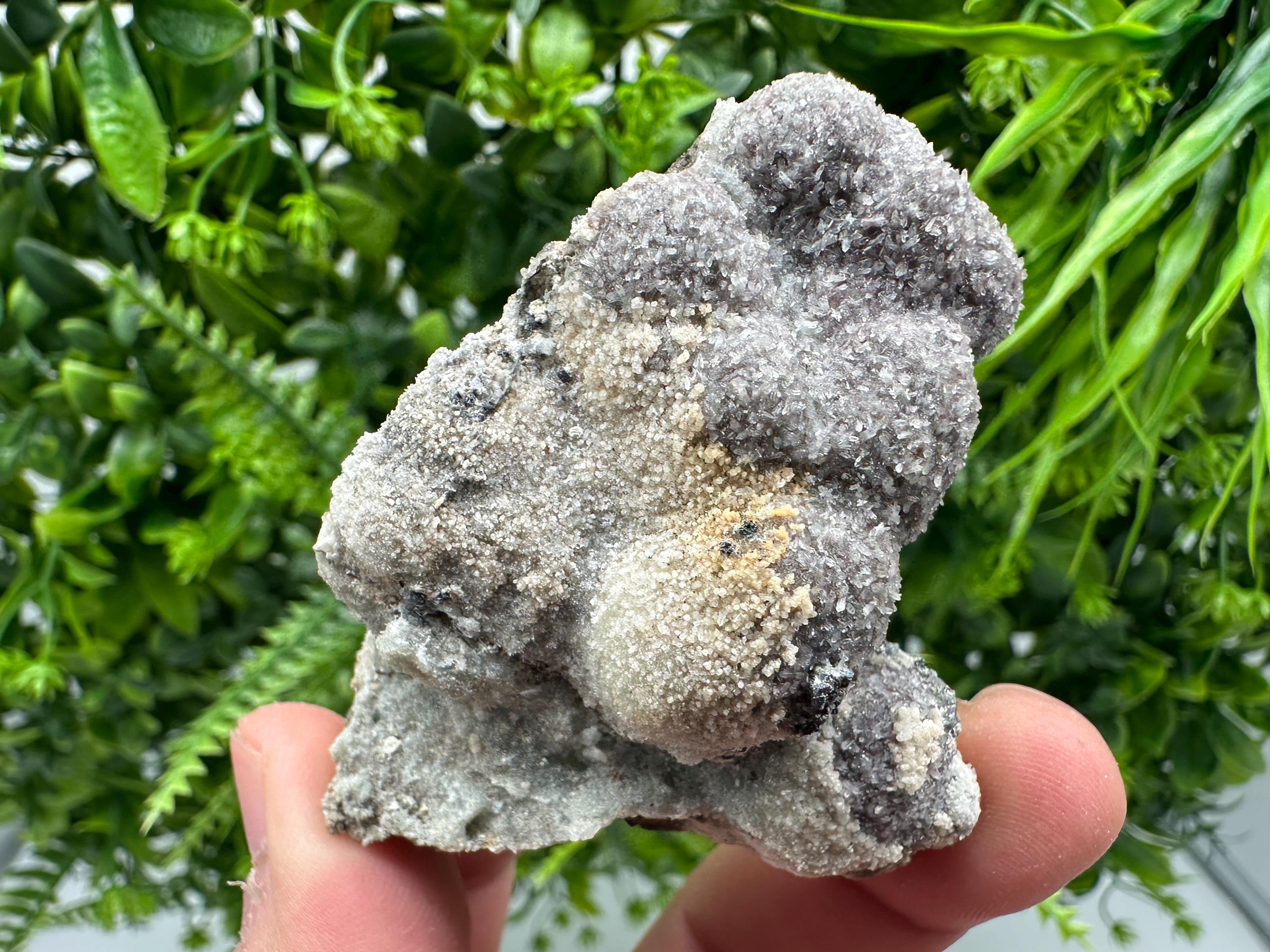 Wonderful Red Chalcedony,chlorite inclusion from 9th September mine,Bulgaria,natural,collection mineral specimen,home decor stone,gift cryst