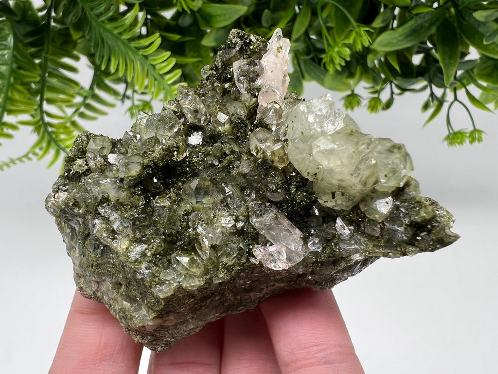 Stunning,Epidote with Quartz from Hakkari Turkey,Rainbow EPIDOTE,Mineral,Collection,Collection’s,GIFT,Epidote Crystal,Epidote from Turkey