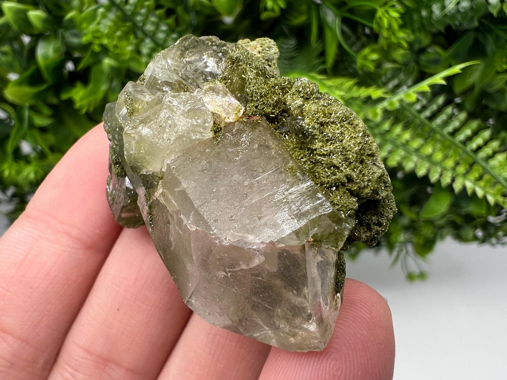 Stunning,Epidote with Quartz from Hakkari Turkey,Rainbow EPIDOTE,Mineral,Collection,Collection’s,GIFT,Epidote Crystal,Epidote from Turkey