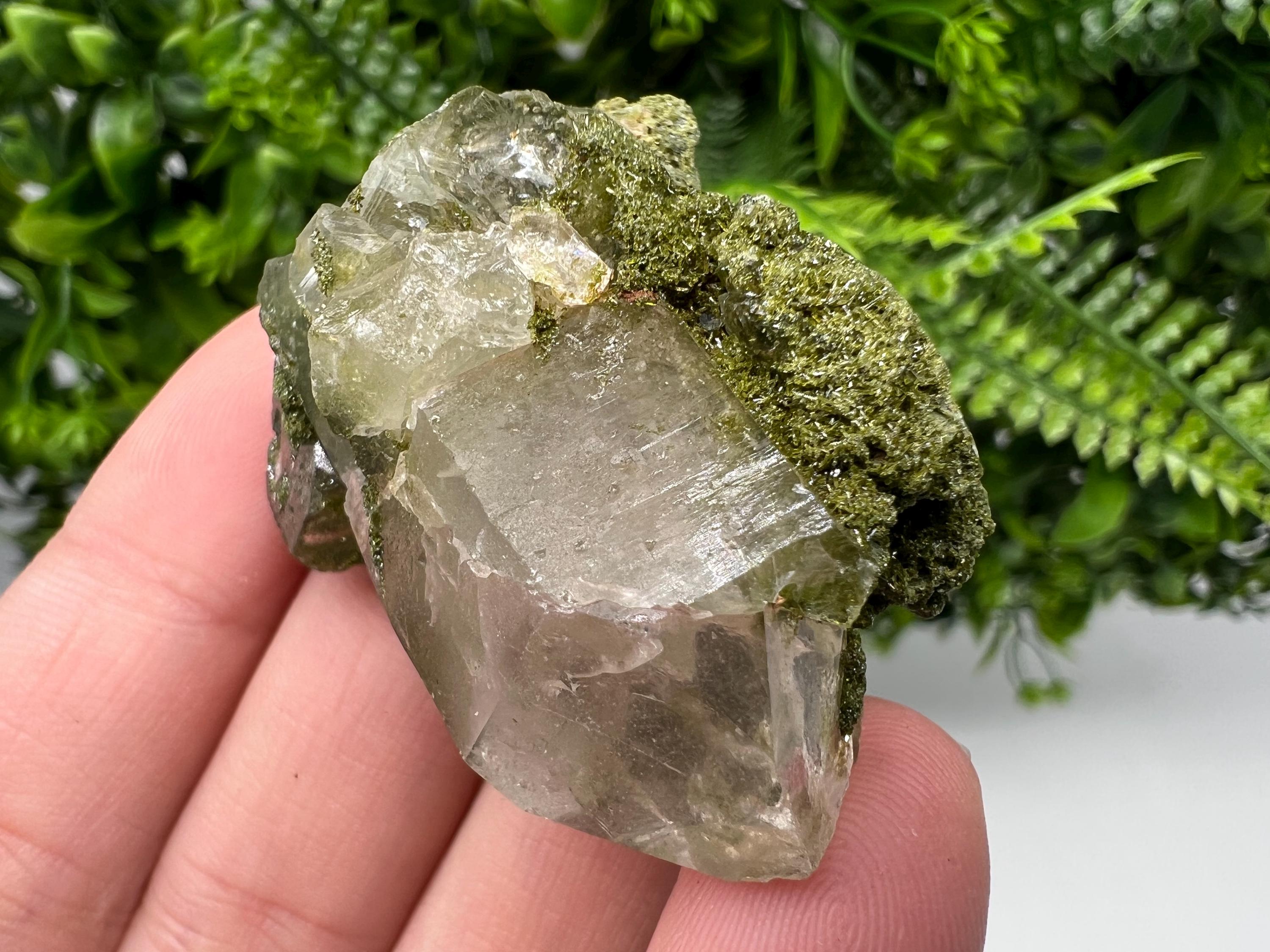 Stunning,Epidote with Quartz from Hakkari Turkey,Rainbow EPIDOTE,Mineral,Collection,Collection’s,GIFT,Epidote Crystal,Epidote from Turkey