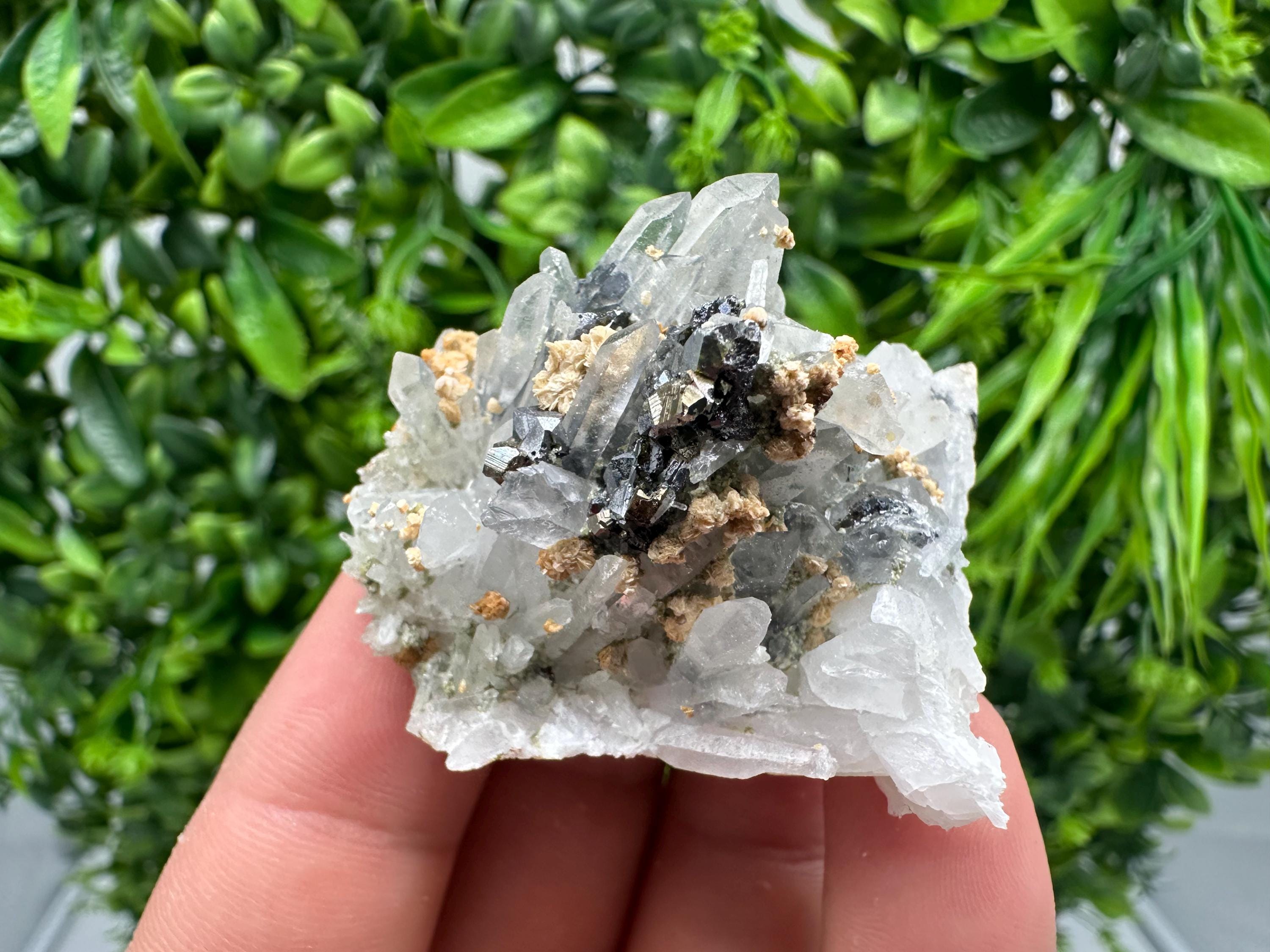Stunning Quartz whit Sphalerite,Hematite,Iron oxide from 9th September mine,natural,collectible mineral specimen,home decor stone,gift,cryst