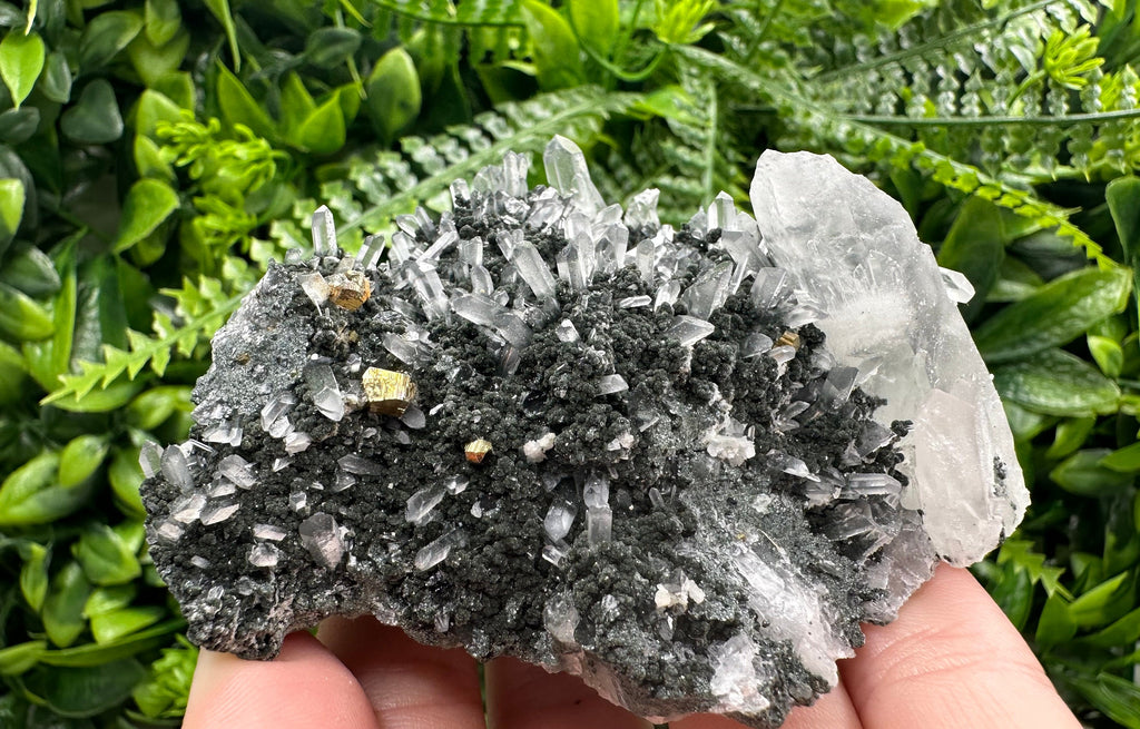 Quartz Calcite Chlorite Crystal: Borieva Mine, Bulgaria