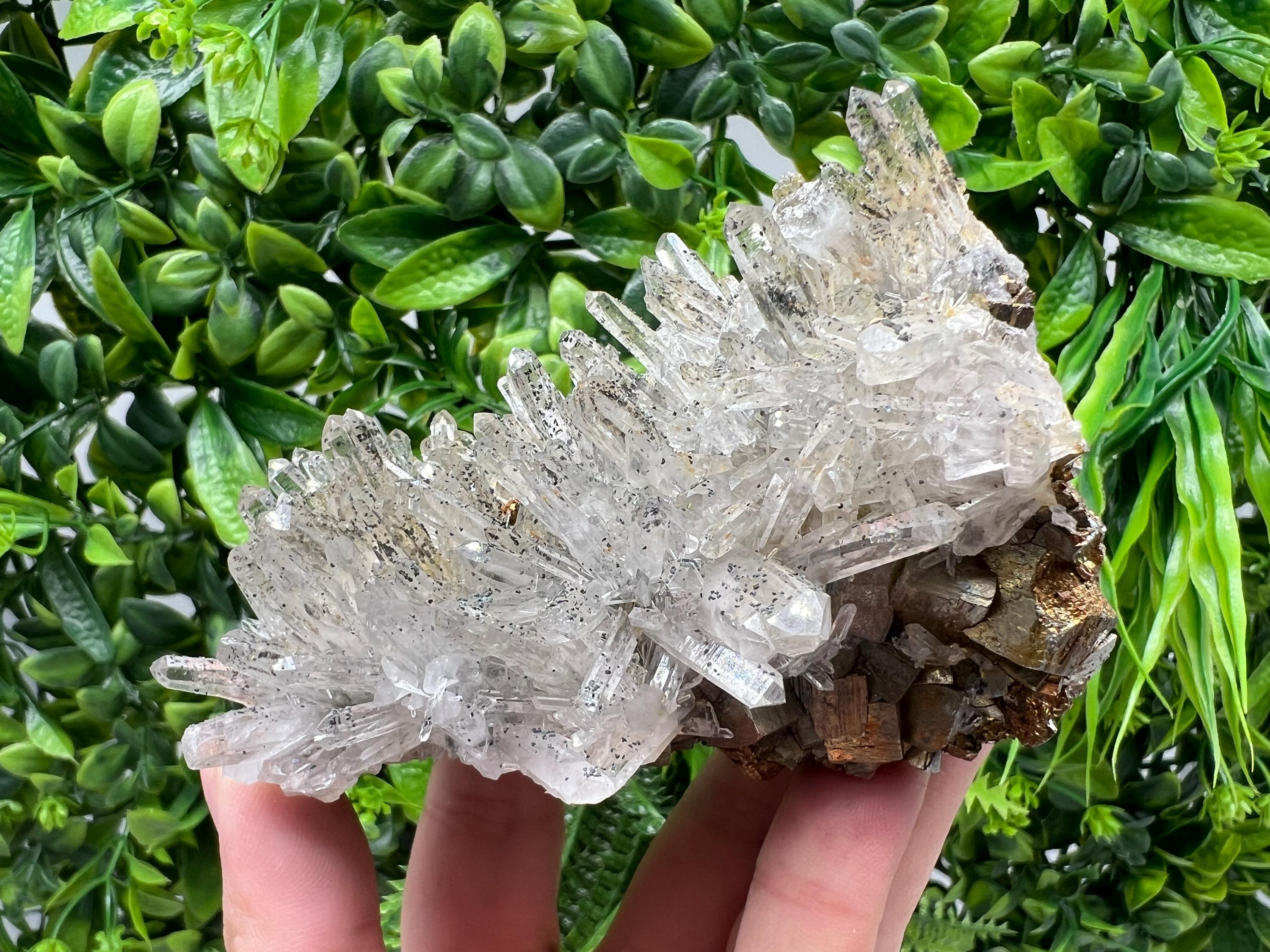 Quartz whit Brown Rhodochrosite from Djurcovo mine,Bulgaria,Quartz,Rhodochrosite cluster,natural mineral,collection crystal,mineral specimen