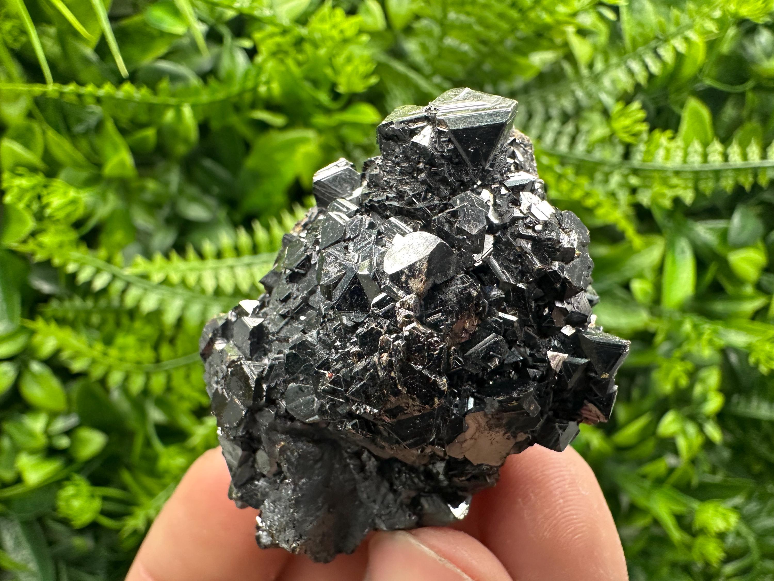 Borieva Sphalerite Cluster, Natural Mineral Specimen (5/4/4cm)