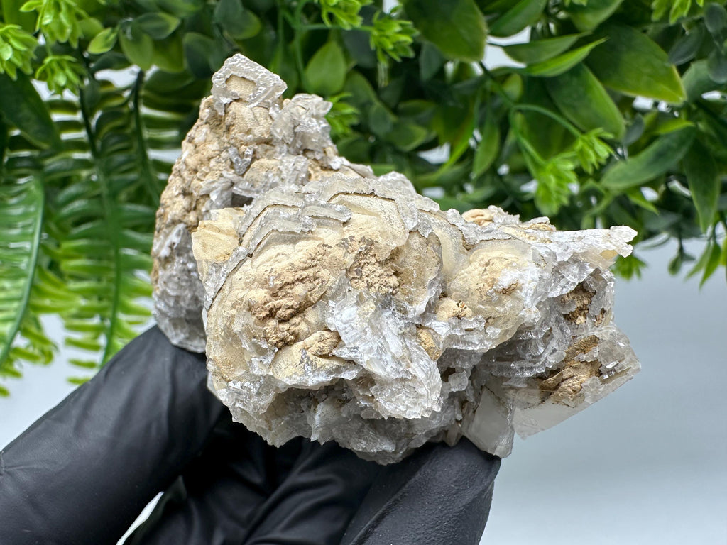 Calcite on Quartz,Chlorite from Borieva mine,Madan,Bulgaria,mineral specimen,collected crystal,geological minerals,collecting crystal