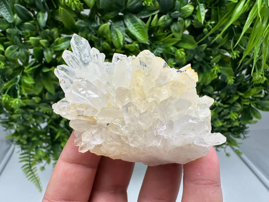 Quartz with Limonite: Natural Crystal Home Decor Stone (7/5/5cm, 131Grams)