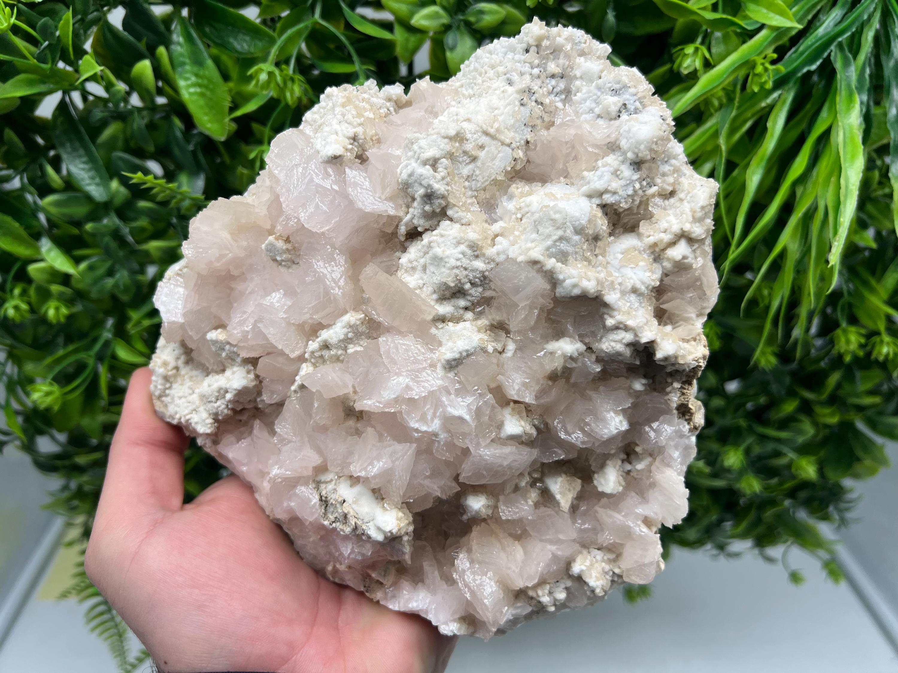 Wonderful UV fluorescent Calcite whit Sphalerite and Quartz natural minerals souvenir crystal home decor collection stone Borieva Bulgaria