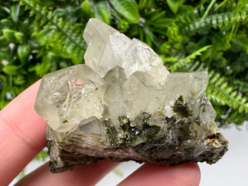 Stunning,Epidote with Quartz from Hakkari Turkey,Rainbow EPIDOTE,Mineral,Collection,Collection’s,GIFT,Epidote Crystal,Epidote from Turkey