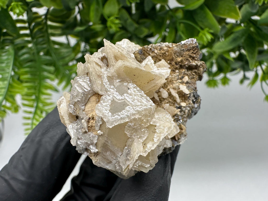 Calcite on Quartz,Chlorite from Borieva mine,Madan,Bulgaria,mineral specimen,collected crystal,geological minerals,collecting crystal