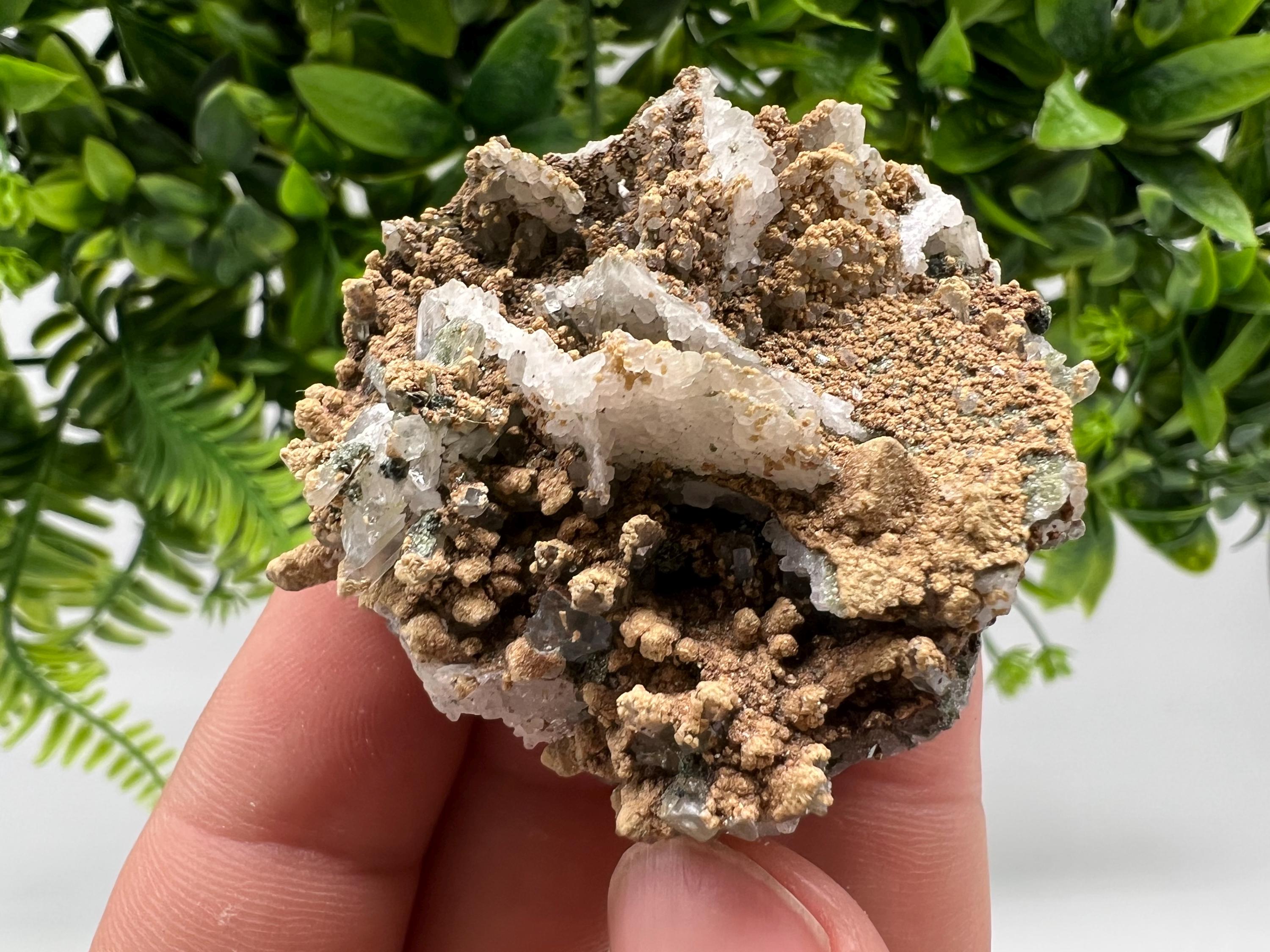 Quartz whit Brown Rhodochrosite from Djurcovo mine,Bulgaria,Quartz,Rhodochrosite cluster,natural mineral,collection crystal,mineral specimen