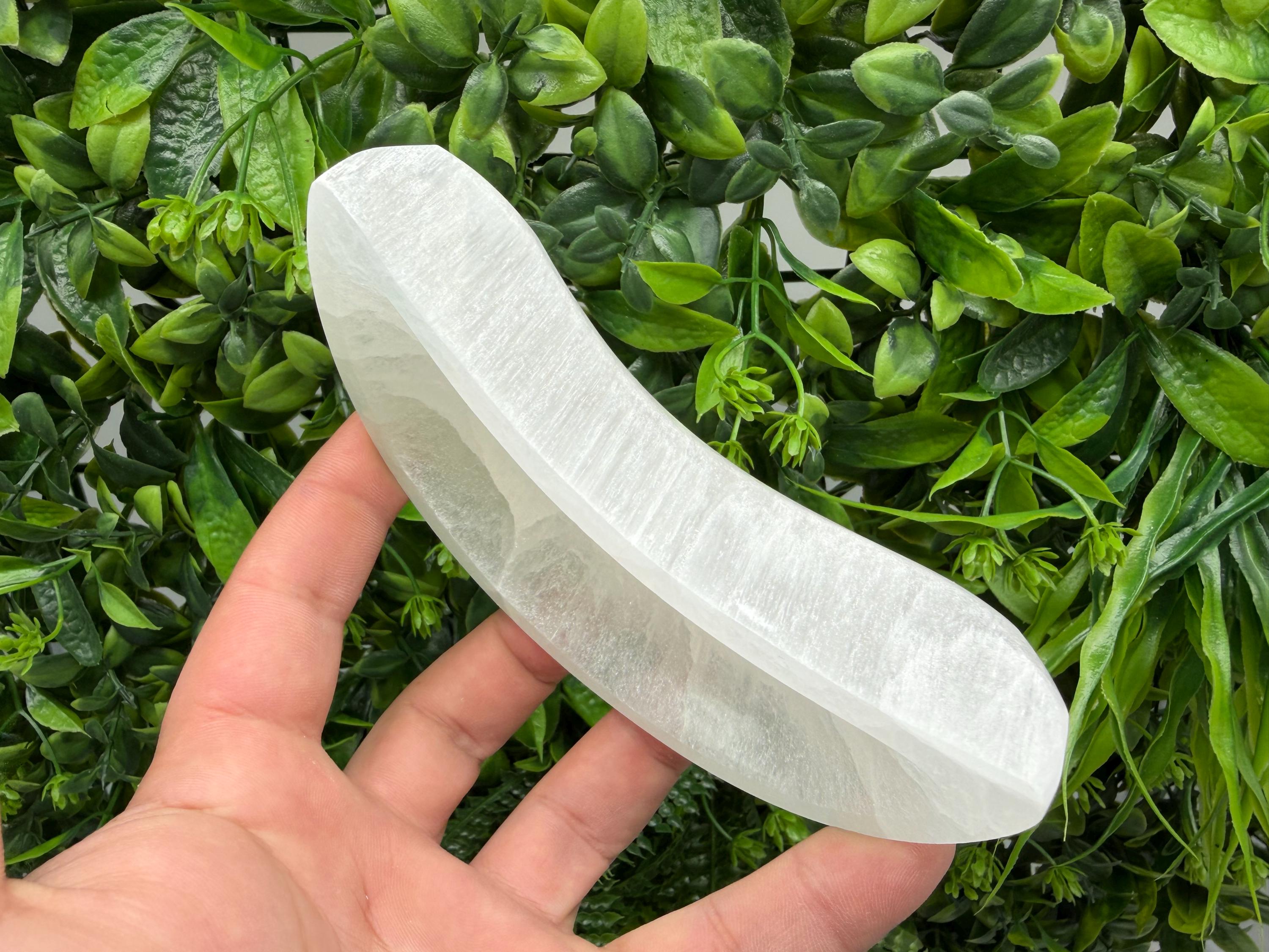 Selenite Crystal Charging Bowl – Natural Hand-Carved Cleansing Dish for Altar Decor