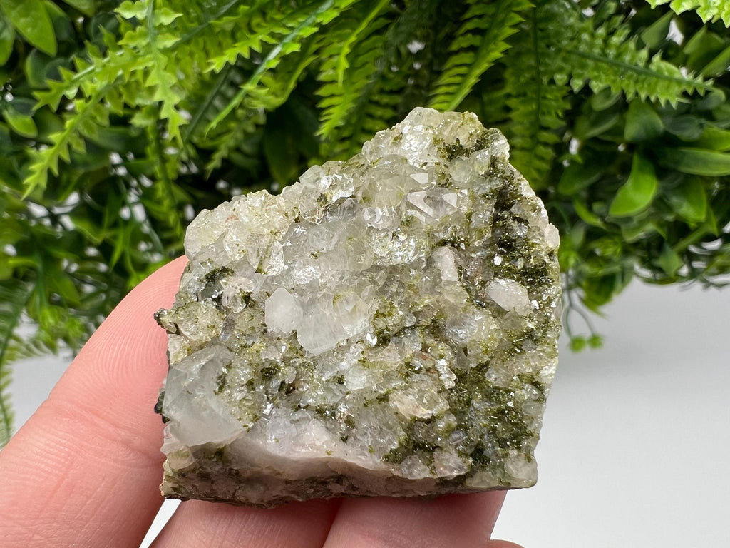 Stunning,Epidote with Quartz from Hakkari Turkey,Rainbow EPIDOTE,Mineral,Collection,Collection’s,GIFT,Epidote Crystal,Epidote from Turkey