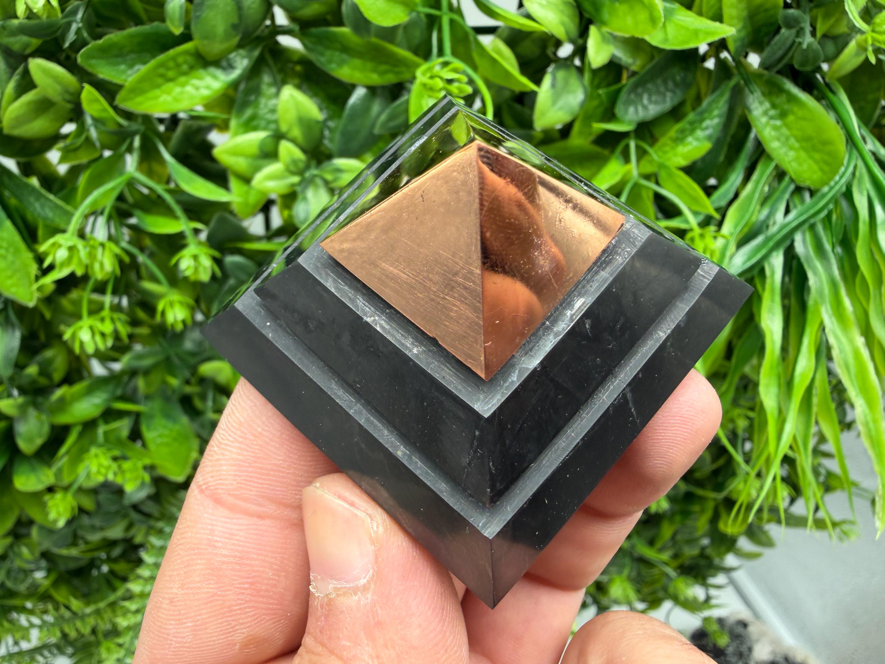 Polished Shungite Pyramid, Sacred Geometry, EMF Protection whit copper peak 5 cm
