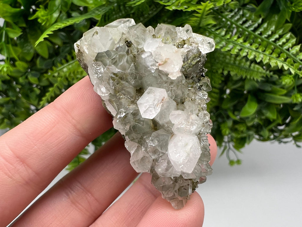 Stunning,Epidote with Quartz from Hakkari Turkey,Rainbow EPIDOTE,Mineral,Collection,Collection’s,GIFT,Epidote Crystal,Epidote from Turkey