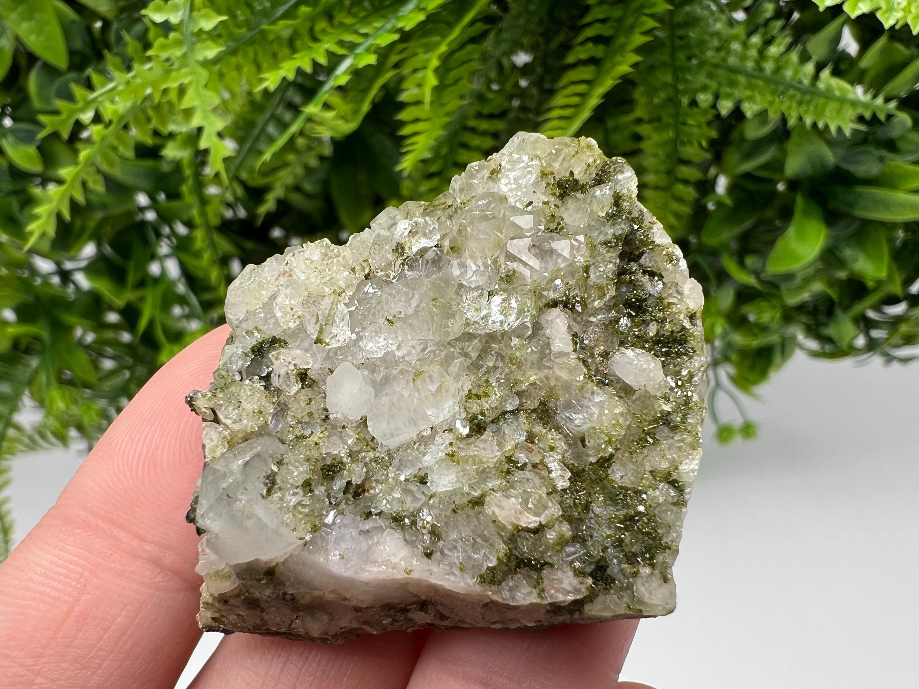 Stunning,Epidote with Quartz from Hakkari Turkey,Rainbow EPIDOTE,Mineral,Collection,Collection’s,GIFT,Epidote Crystal,Epidote from Turkey