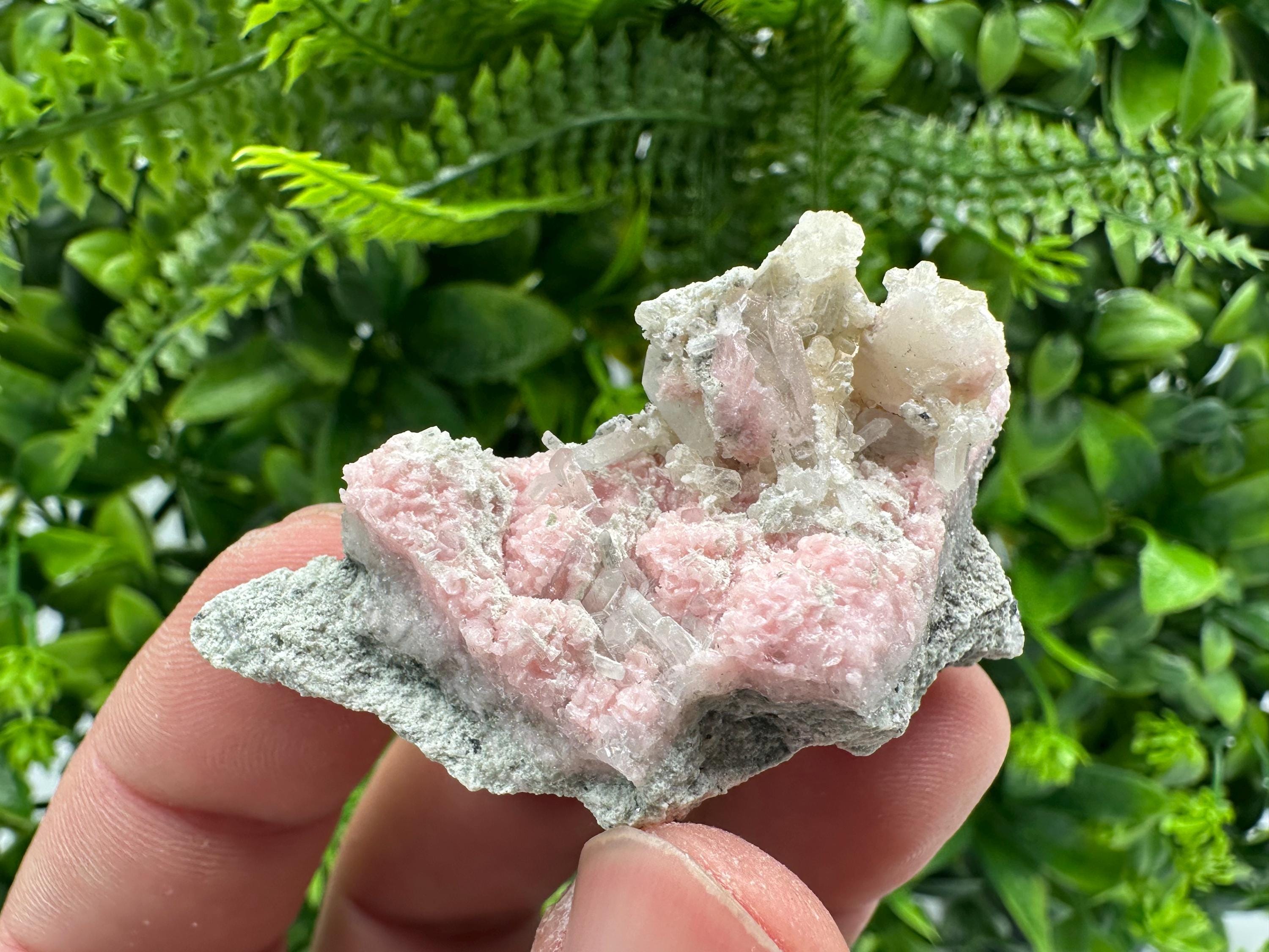 Pink Rhodochrosite Crystal: Starnica Mine, Bulgaria - Home Decor Stone