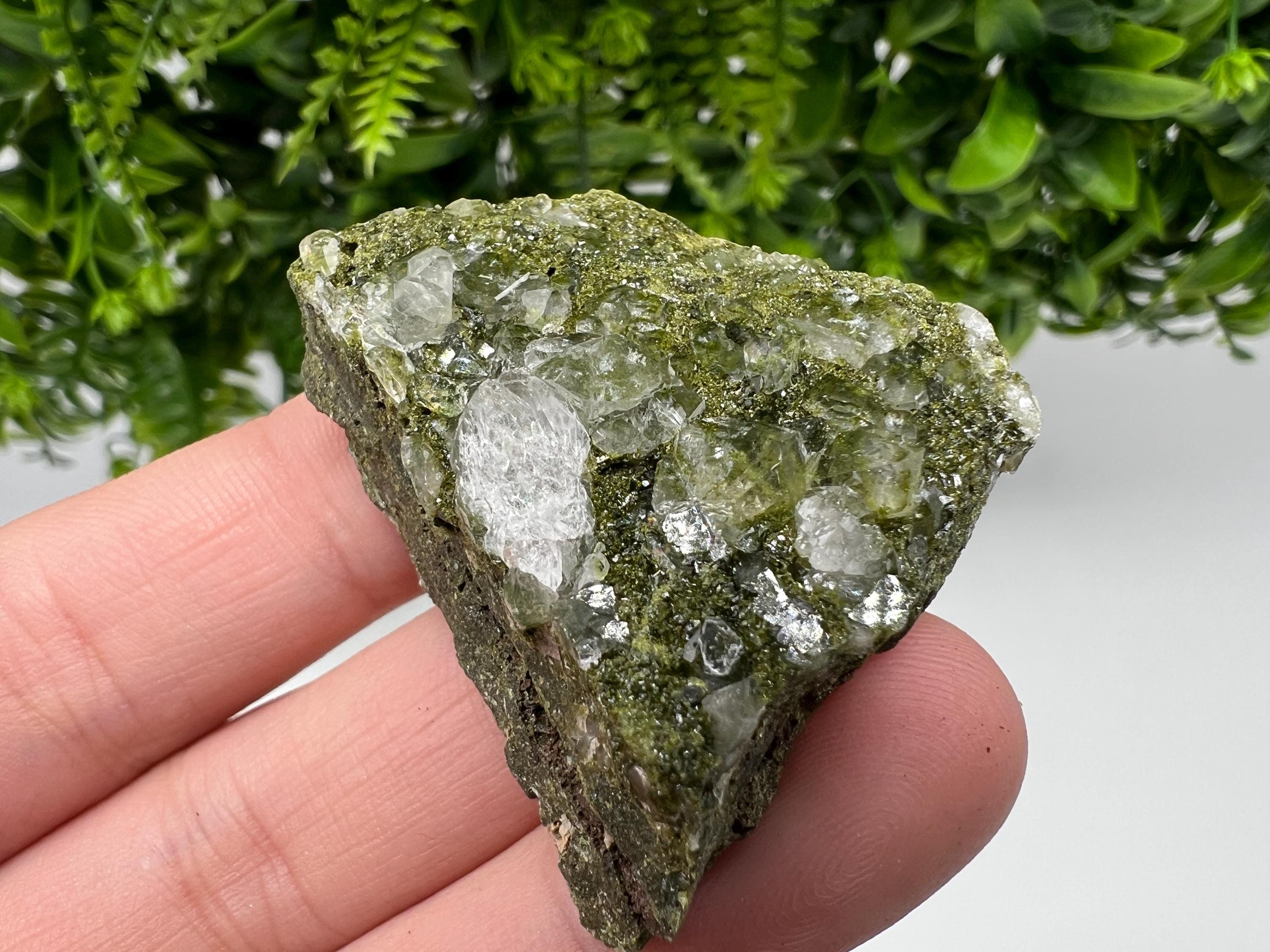 Stunning,Epidote with Quartz from Hakkari Turkey,Rainbow EPIDOTE,Mineral,Collection,Collection’s,GIFT,Epidote Crystal,Epidote from Turkey