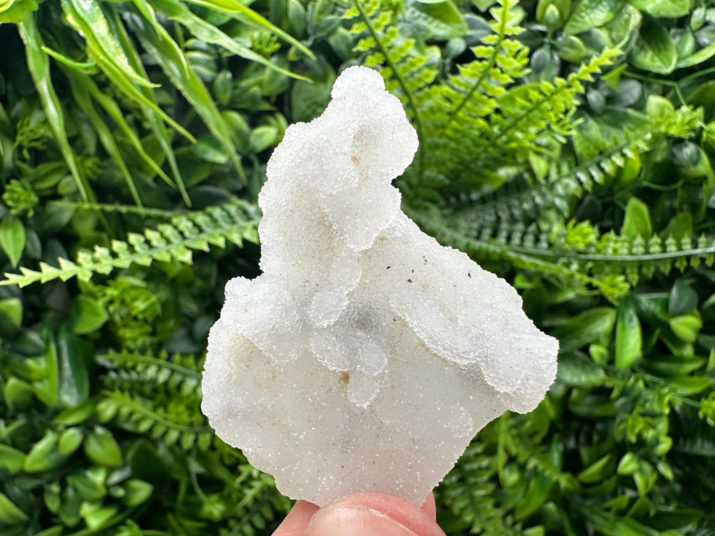 Quartz Chalcedony with Chlorite Inclusions, Home Decor Crystal (4/5/2 cm)