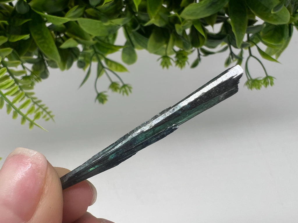 Rare Green Vivianite Crystal Mineral Specimen: Home Decor Gift (5.7cm, 1g)