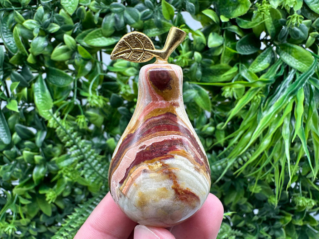Handcrafted Marbled Onyx Pear Sculpture: Natural Stone Decor