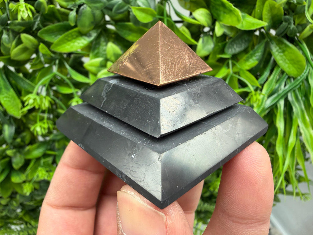 Polished Shungite Pyramid, Sacred Geometry, EMF Protection whit copper peak 5 cm