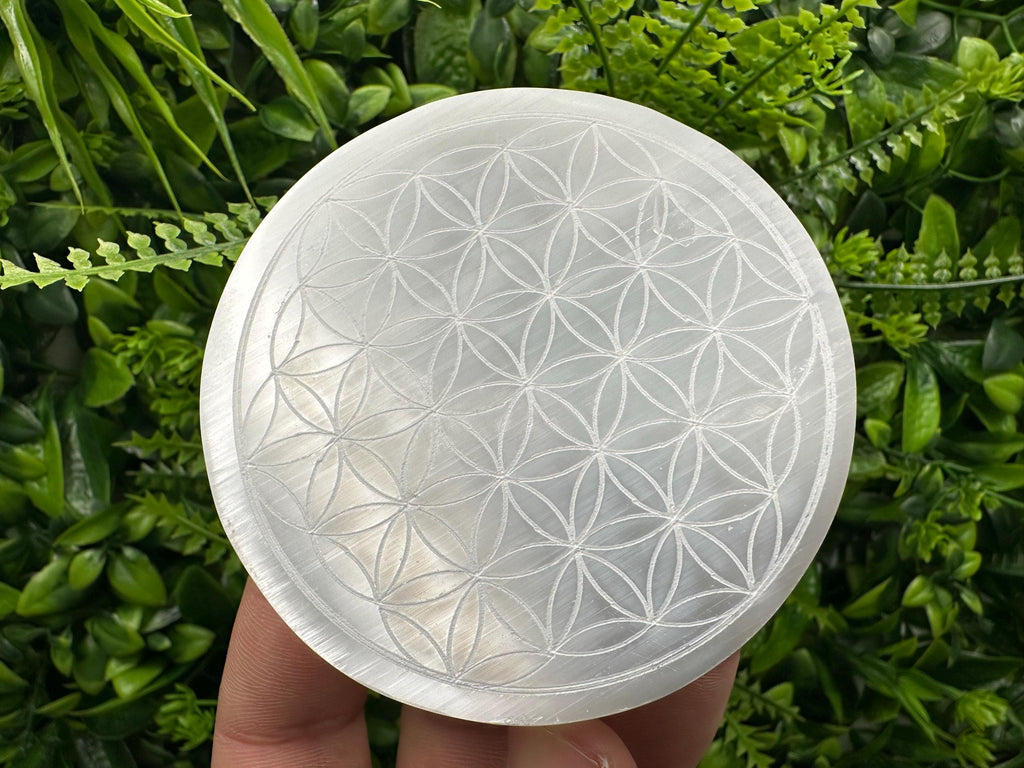 Flower of Life Selenite Plate: Crystal Recharging & Purification (8/8cm)