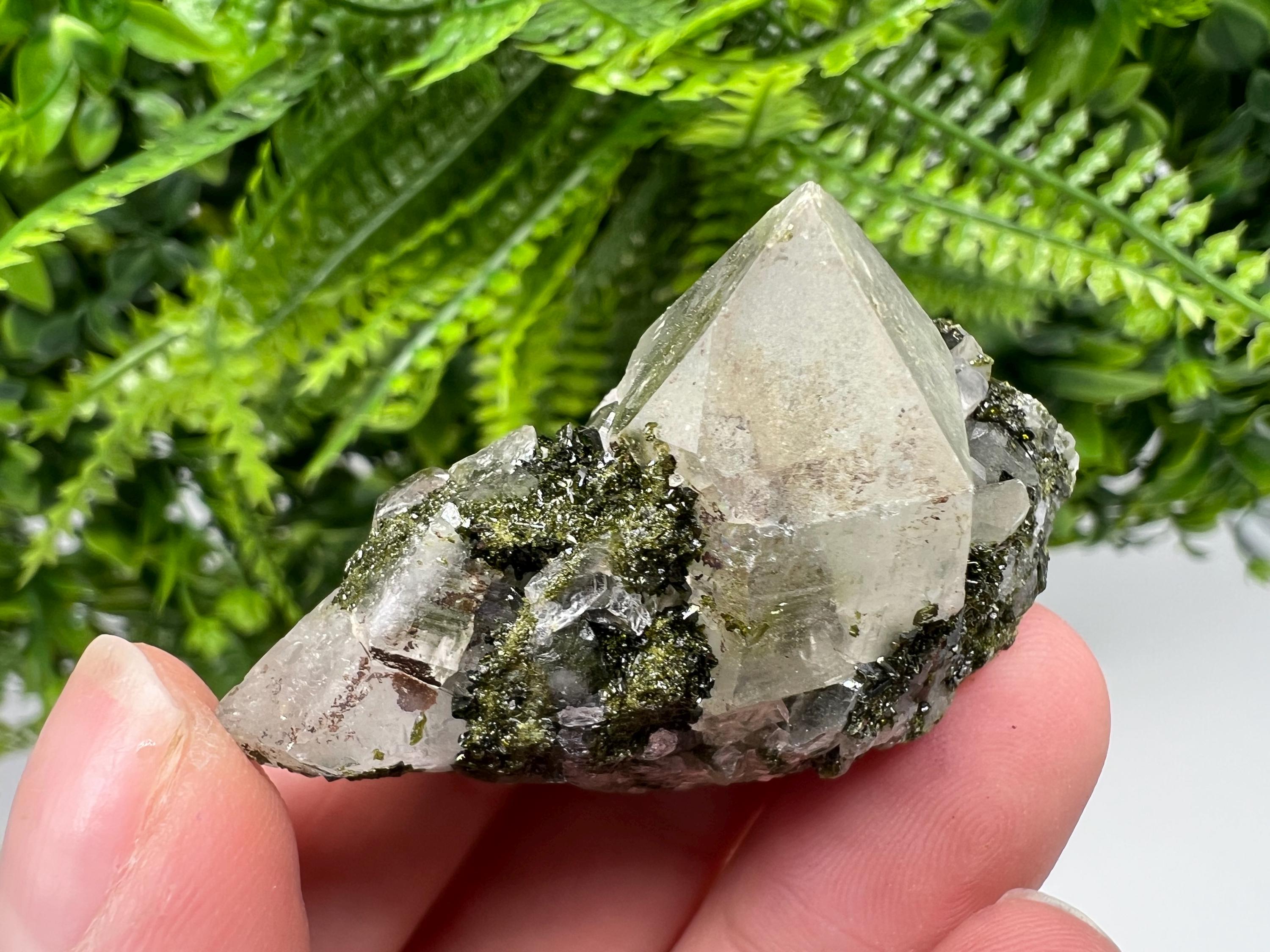 Stunning,Epidote with Quartz from Hakkari Turkey,Rainbow EPIDOTE,Mineral,Collection,Collection’s,GIFT,Epidote Crystal,Epidote from Turkey