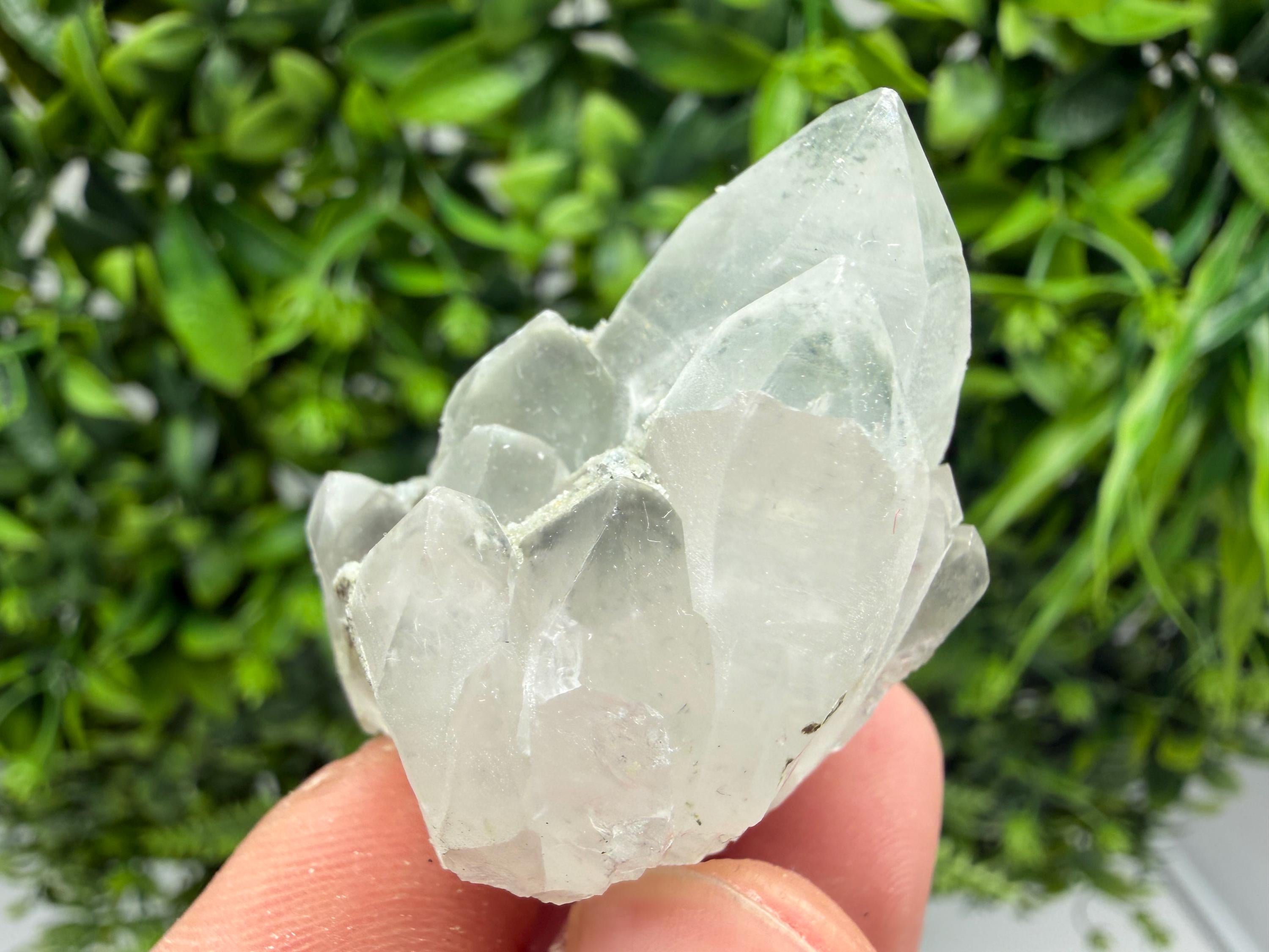 Wonderful Transparent Quartz whit Chlorite ,From 9th September mine,Madan,Bulgaria,Quartz,Quartz crystal,mineral specimen,collection quartz