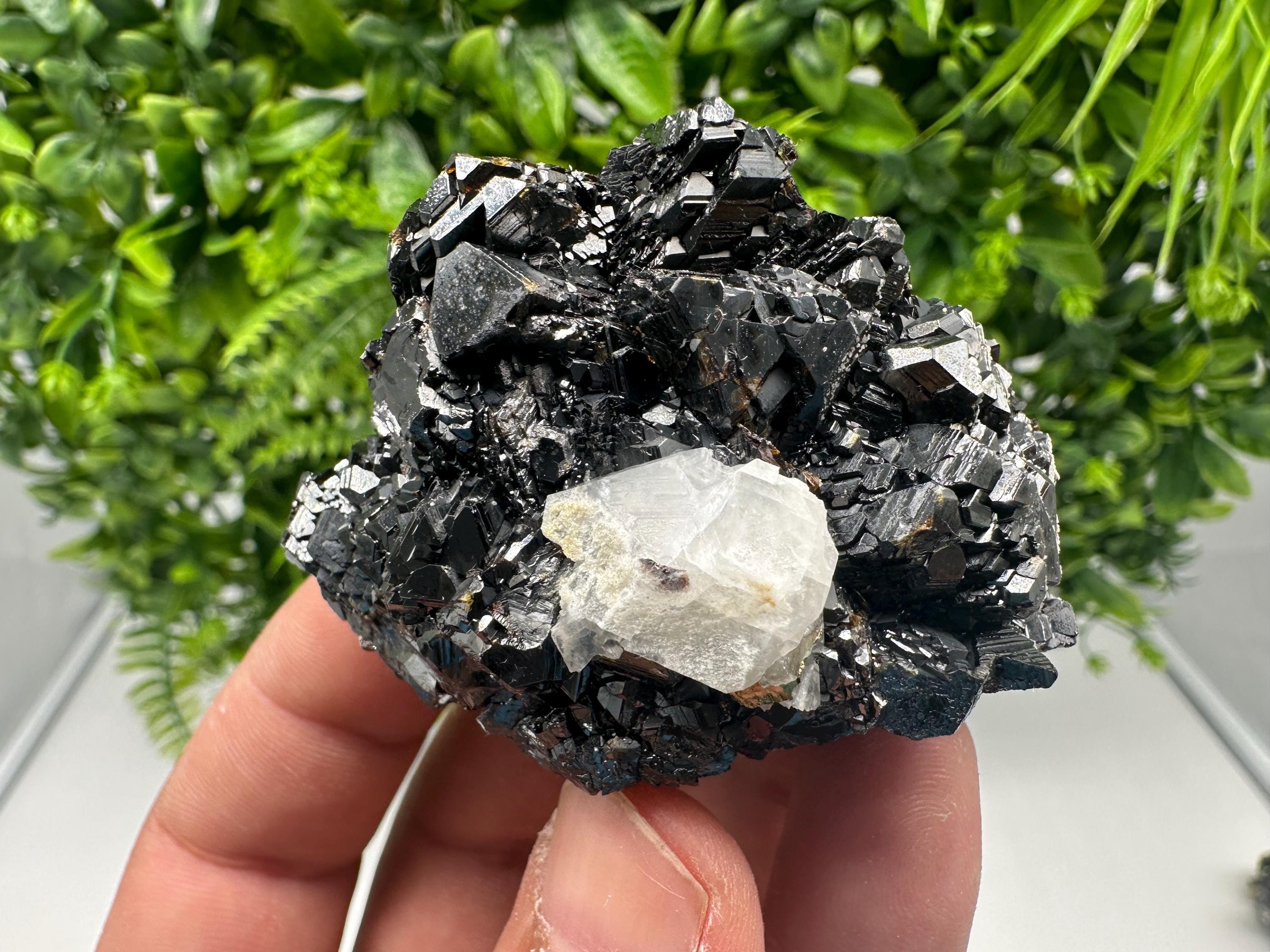 Quartz with Black Sphalerite, Crystal Home Decor Stone, Bulgaria