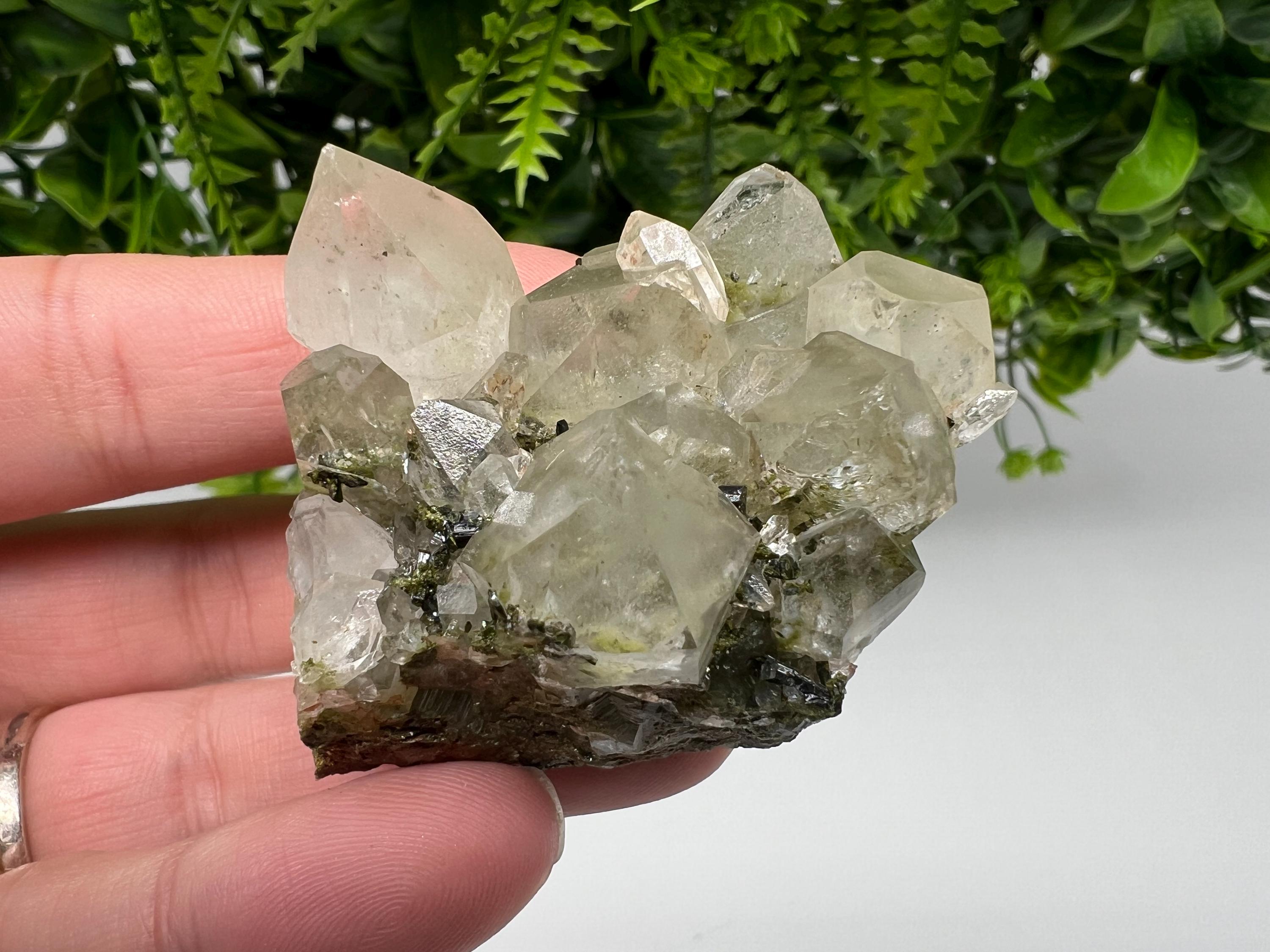 Stunning,Epidote with Quartz from Hakkari Turkey,Rainbow EPIDOTE,Mineral,Collection,Collection’s,GIFT,Epidote Crystal,Epidote from Turkey