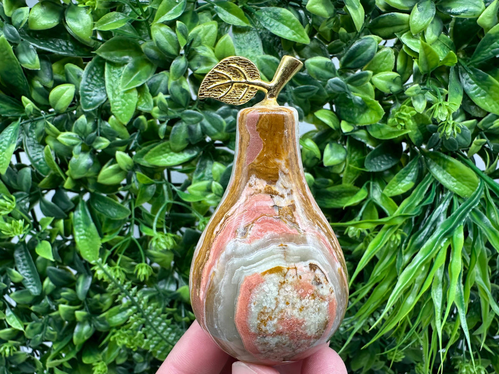 Handcrafted Marbled Onyx Pear Sculpture: Natural Stone Decor