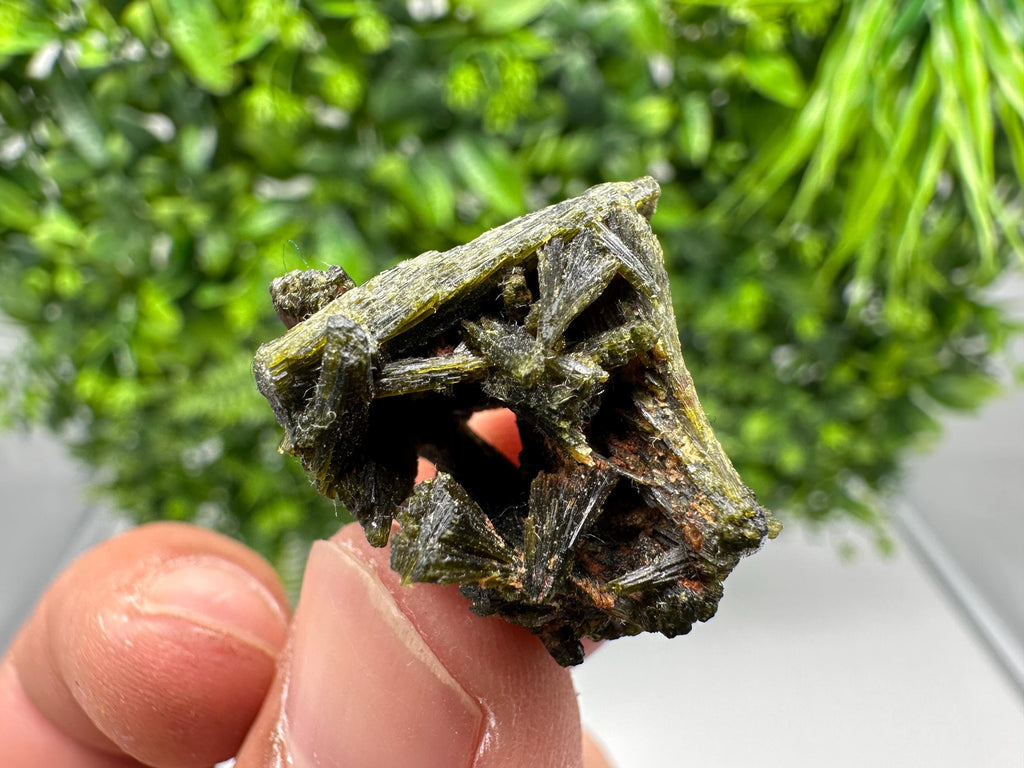 Rare Green Epidote whit Barite From Morocco,Epidote,Mini Collections Epidote,rare mineral Specimen,green epidote,Barite,crystal,Morocco min