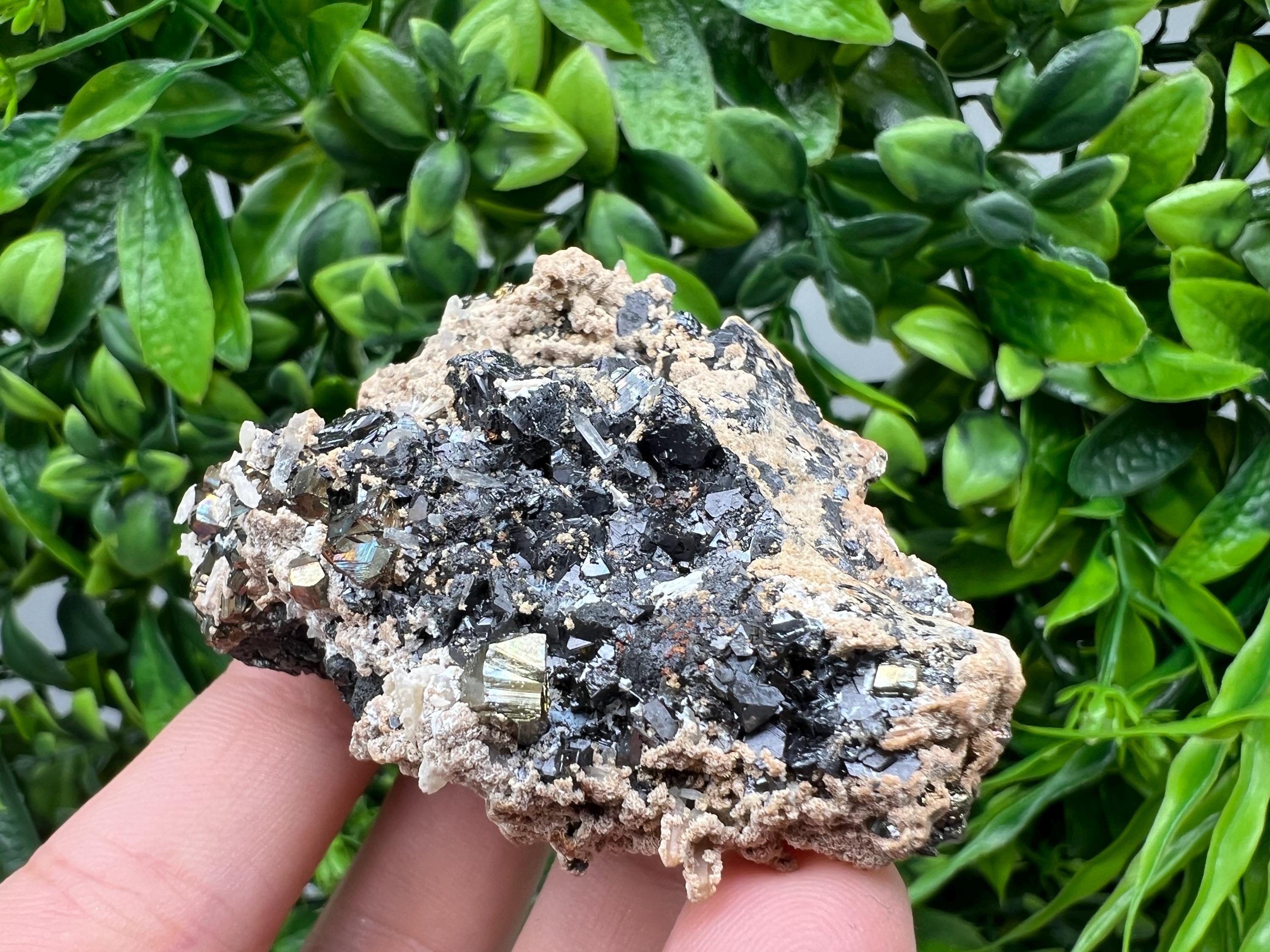 Stunning Quartz whit Siderite,Sphalerite,Hematite from 9th September mine,natural,collectible mineral specimen,home decor stone,gift,crystal
