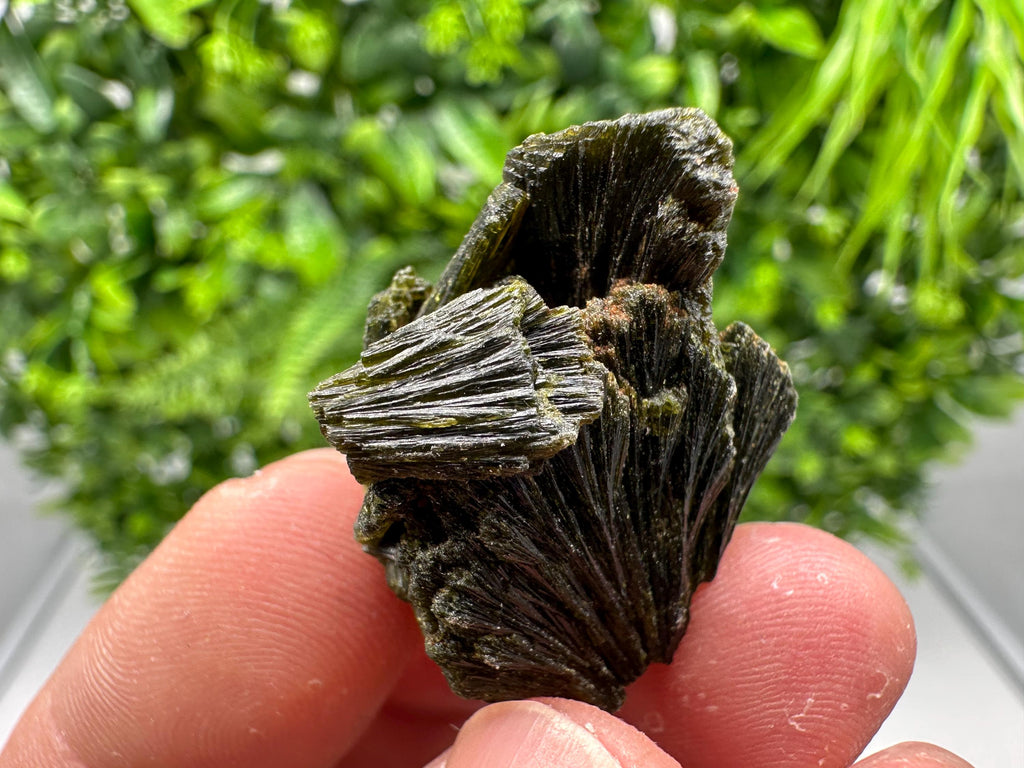Rare Green Epidote whit Barite From Morocco,Epidote,Mini Collections Epidote,rare mineral Specimen,green epidote,Barite,crystal,Morocco min