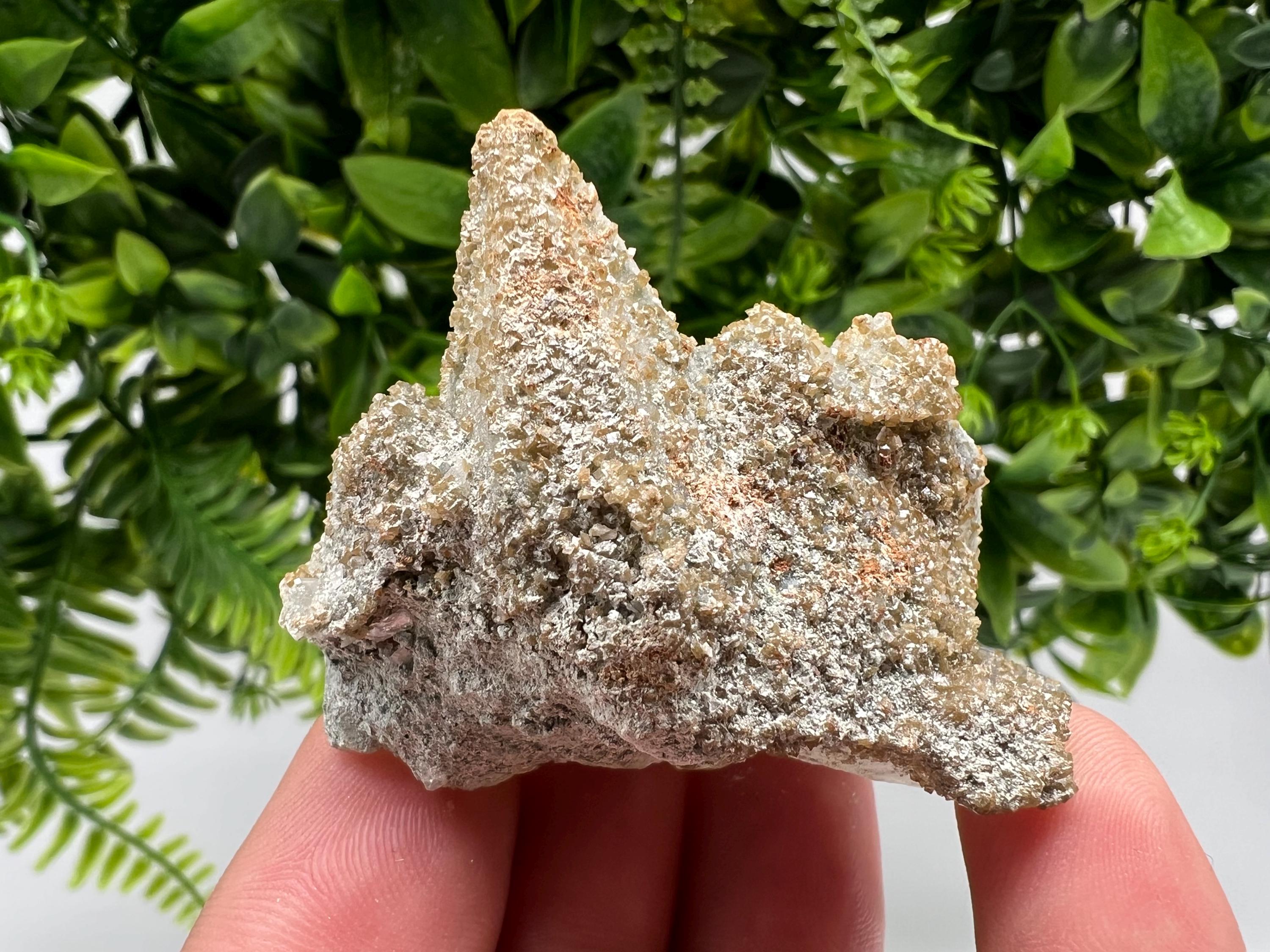 Quartz,Calcite whit Brown Rhodochrosite from Djurcovo mine,Bulgaria,Quartz,Rhodochrosite cluster,natural mineral,collection crystal,mineral