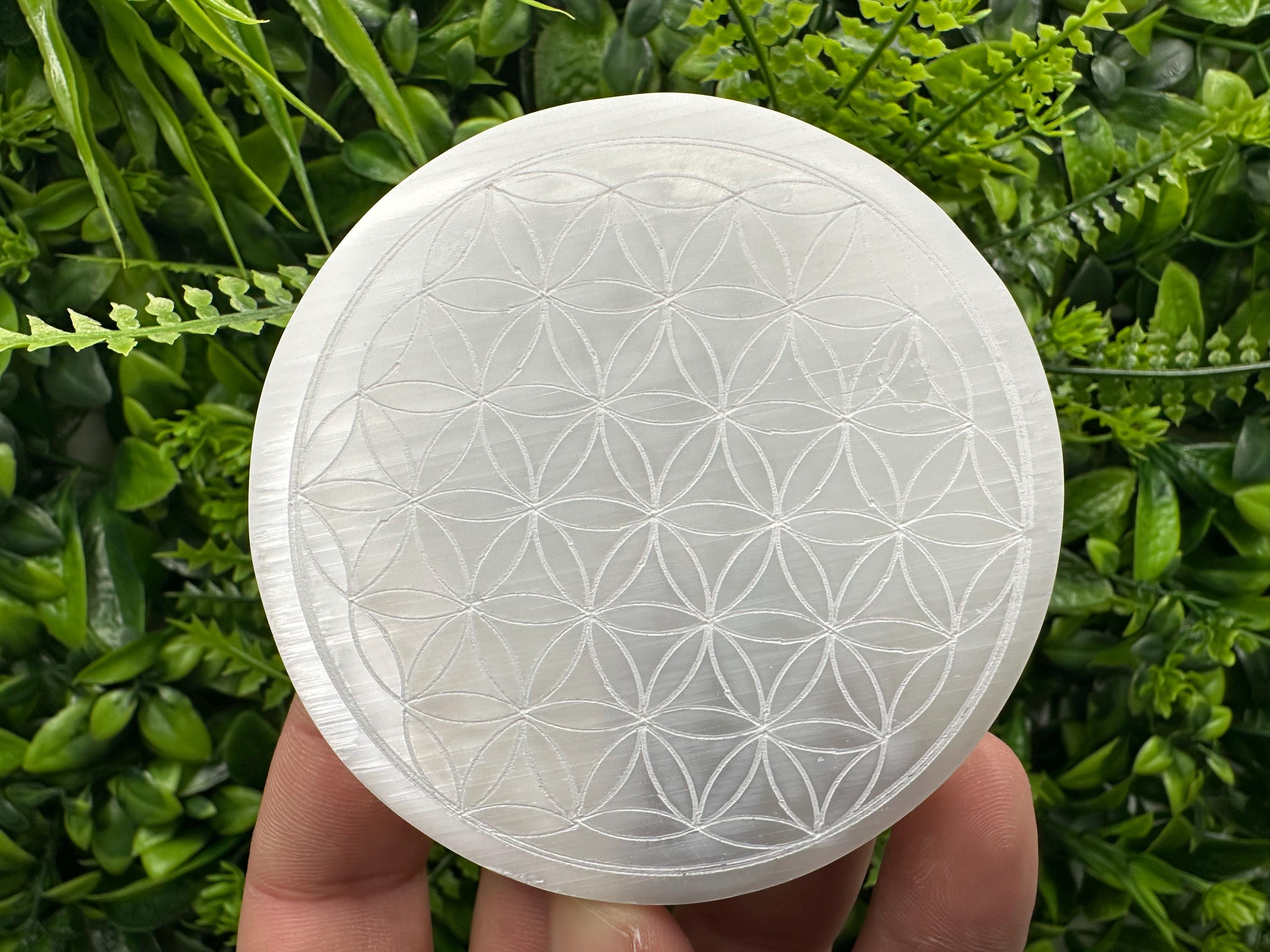 Flower of Life Selenite Plate: Crystal Recharging & Purification (8/8cm)