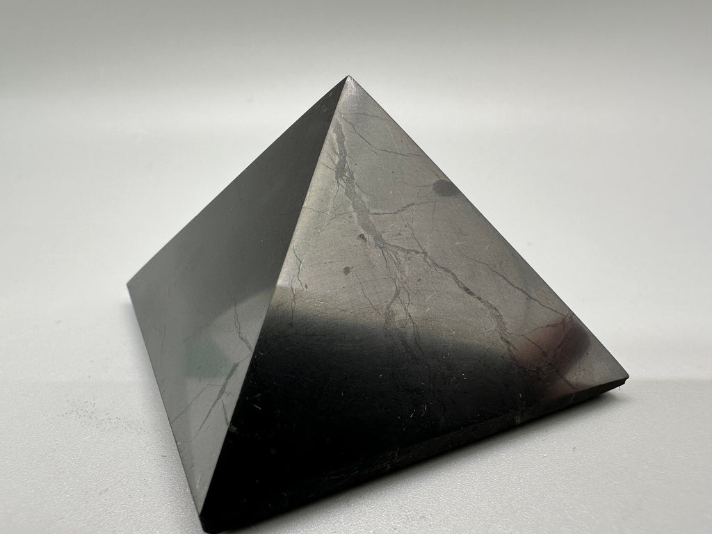 Shungite Crystal Pyramid: EMF & 5G Protection, Healing Stone (5/5/4cm)