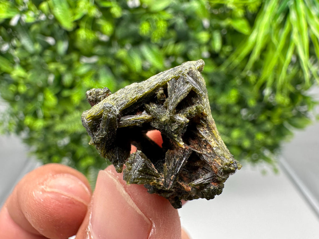 Rare Green Epidote whit Barite From Morocco,Epidote,Mini Collections Epidote,rare mineral Specimen,green epidote,Barite,crystal,Morocco min