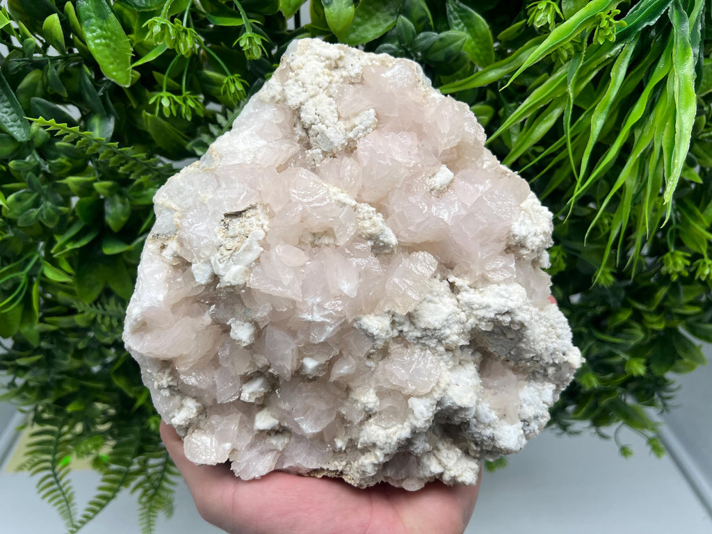 Wonderful UV fluorescent Calcite whit Sphalerite and Quartz natural minerals souvenir crystal home decor collection stone Borieva Bulgaria